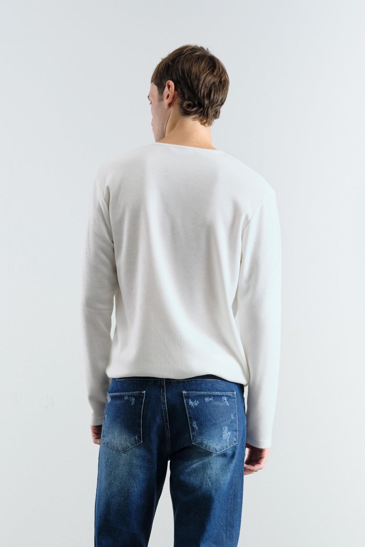 METAL ÇITÇITLI UZUN KOLLU BEYAZ T-SHIRT