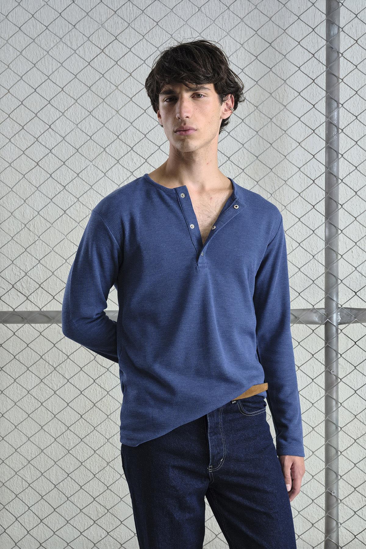 METAL ÇITÇITLI UZUN KOLLU INDIGO T-SHIRT