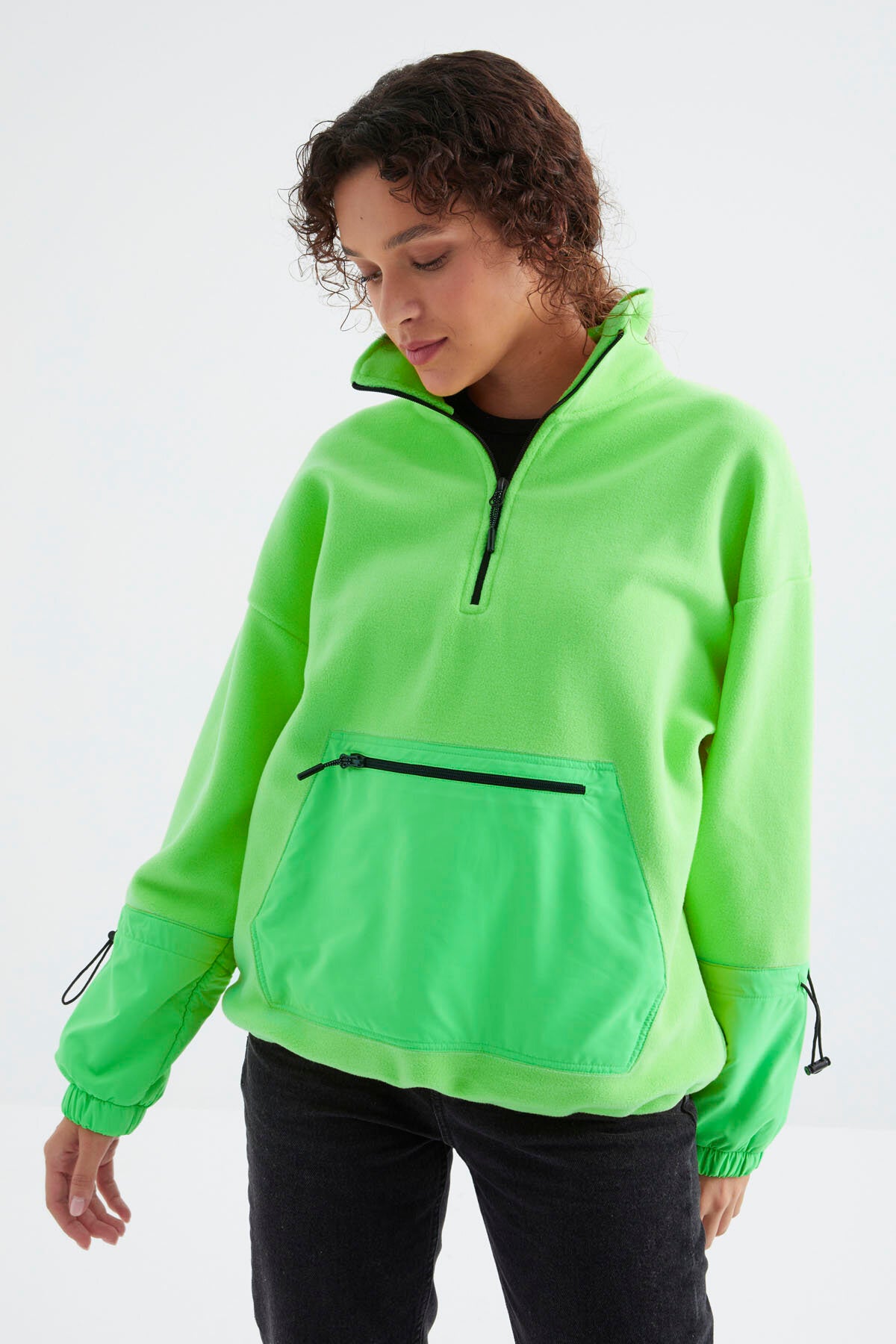 Neon Yeşil Etek Ucu Büzgülü Yarım Fermuarlı Oversize Kadın Polar Sweatshirt - 97238