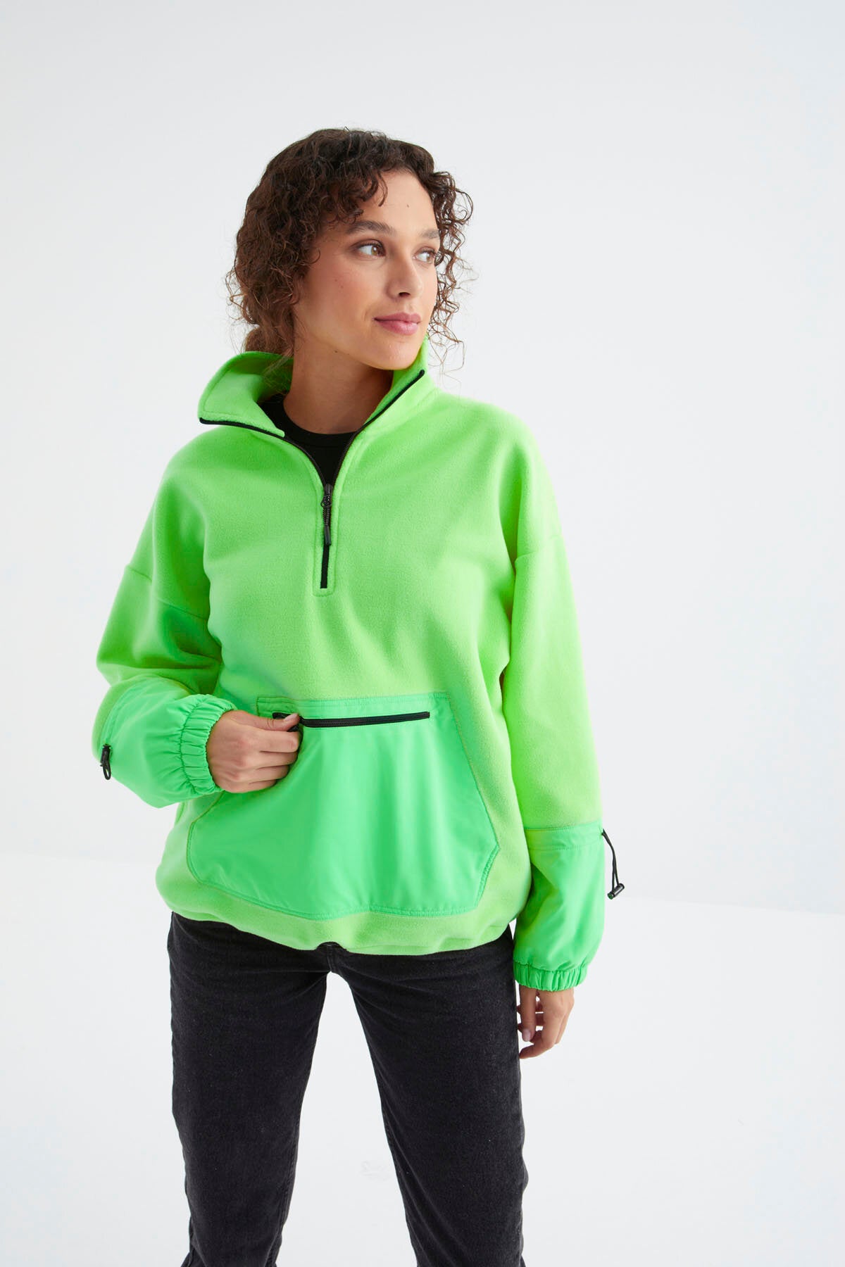Neon Yeşil Etek Ucu Büzgülü Yarım Fermuarlı Oversize Kadın Polar Sweatshirt - 97238