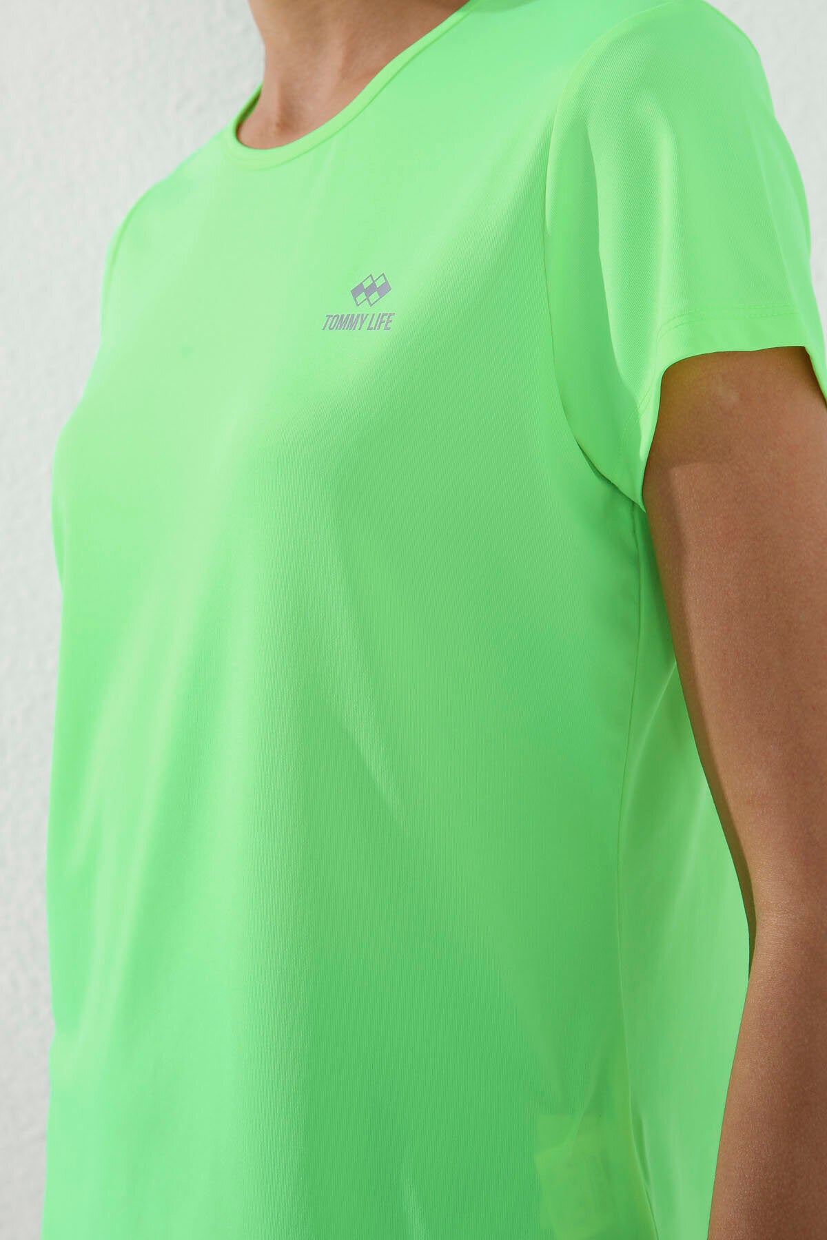 Neon Yeşil Basic Kısa Kol Standart Kalıp O Yaka Kadın T-Shirt - 97144