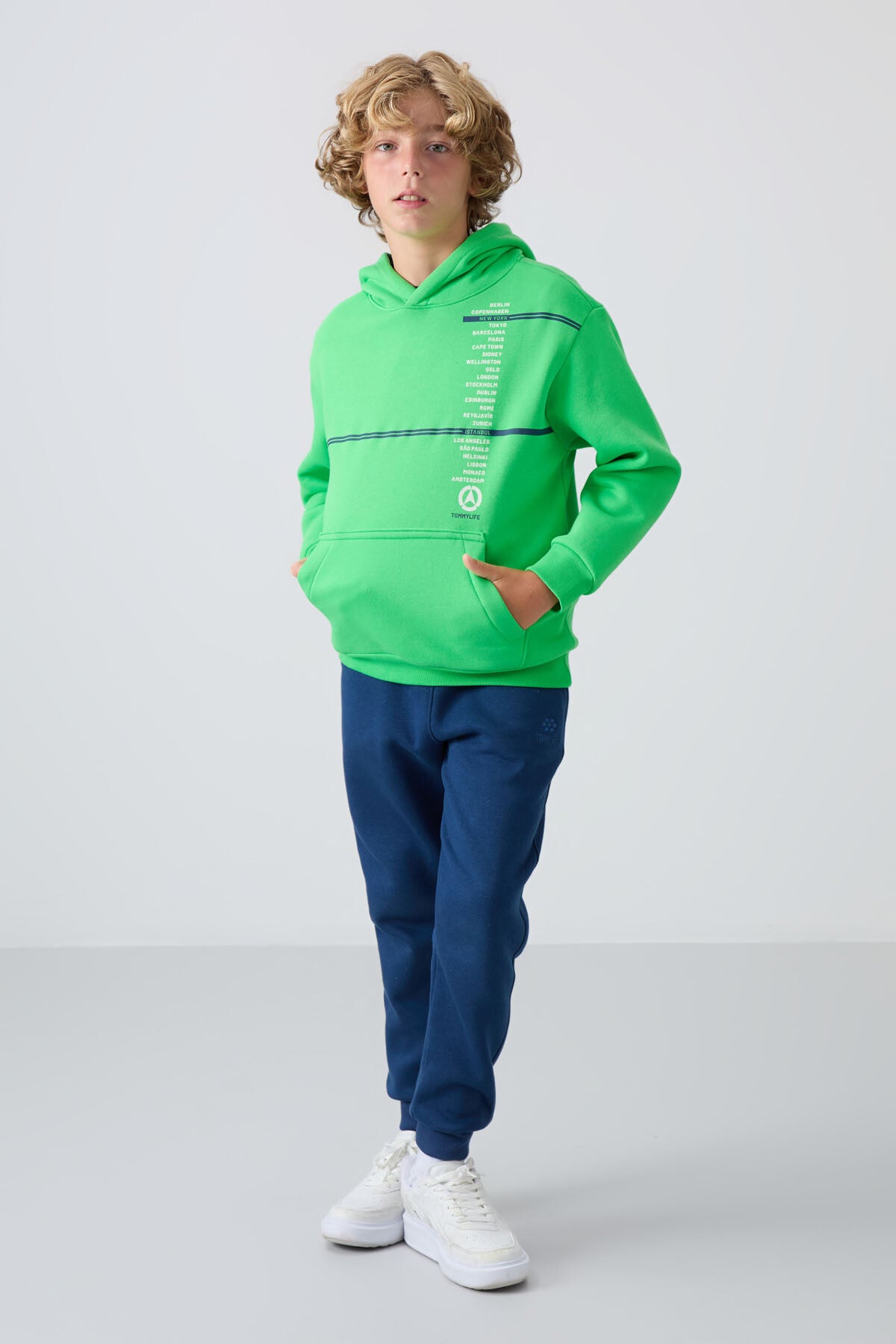 Neon Yeşil Pamuklu Kalın İçi Tüylü Standart Fit Baskılı Erkek Çocuk Sweatshirt - 11239