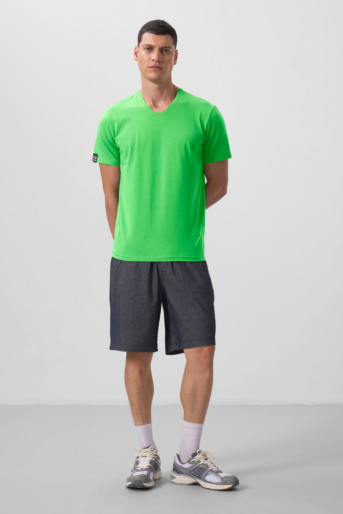 Neon Yeşil Basic Kısa Kol Standart Kalıp V Yaka Erkek T-Shirt - 87912