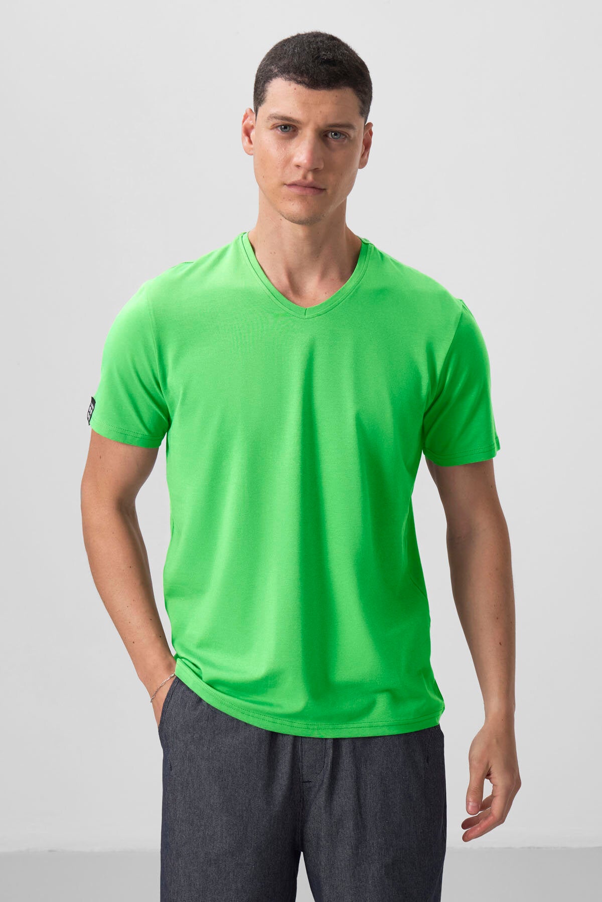 Neon Yeşil Basic Kısa Kol Standart Kalıp V Yaka Erkek T-Shirt - 87912