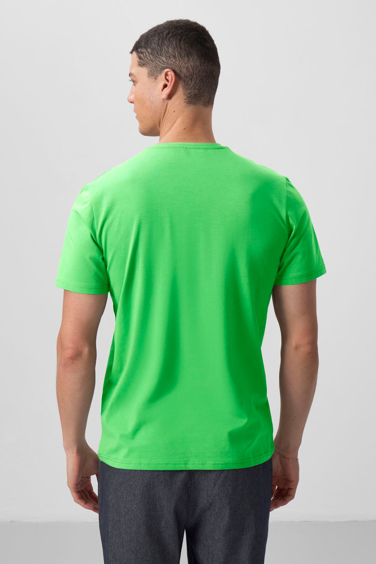 Neon Yeşil Basic Kısa Kol Standart Kalıp V Yaka Erkek T-Shirt - 87912