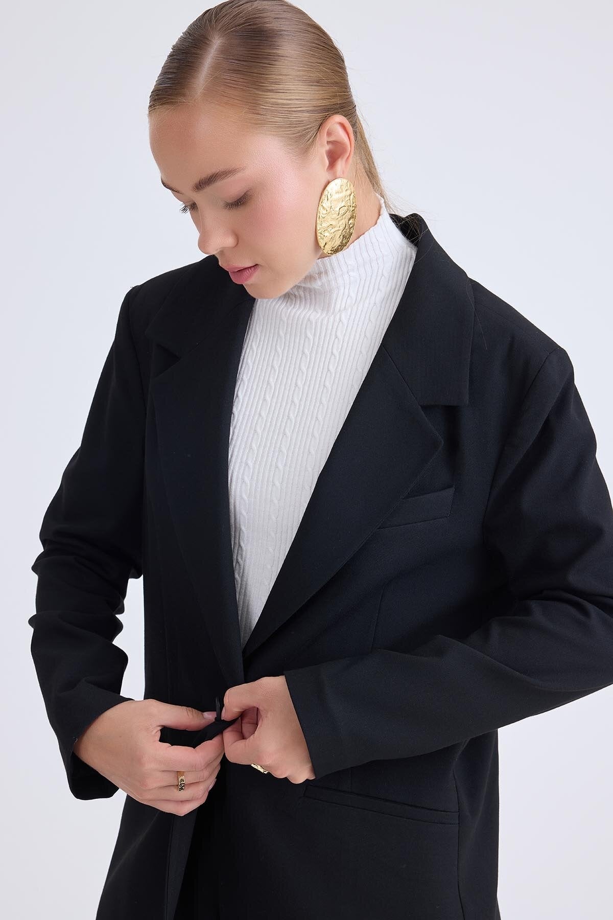 Önden Tek Düğme Kapamalı Blazer Ceket