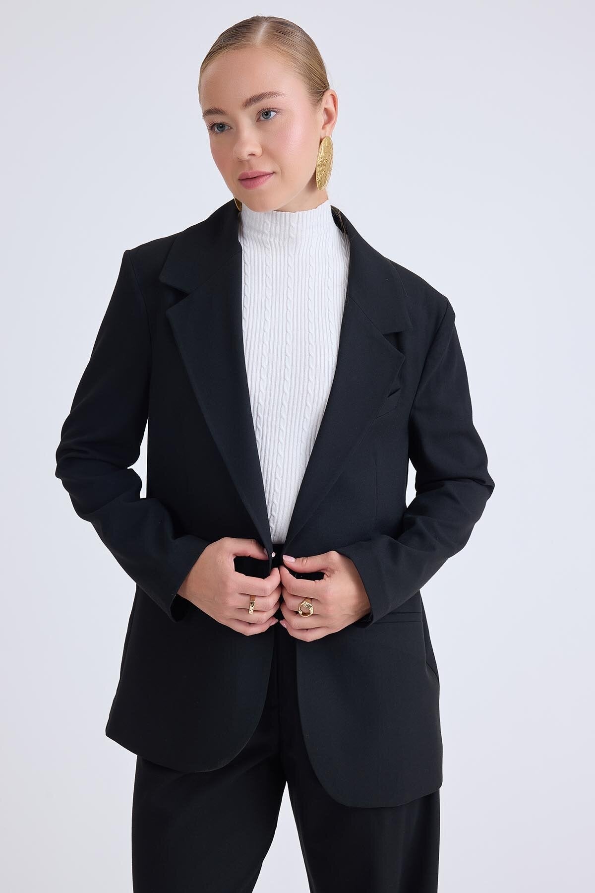Önden Tek Düğme Kapamalı Blazer Ceket