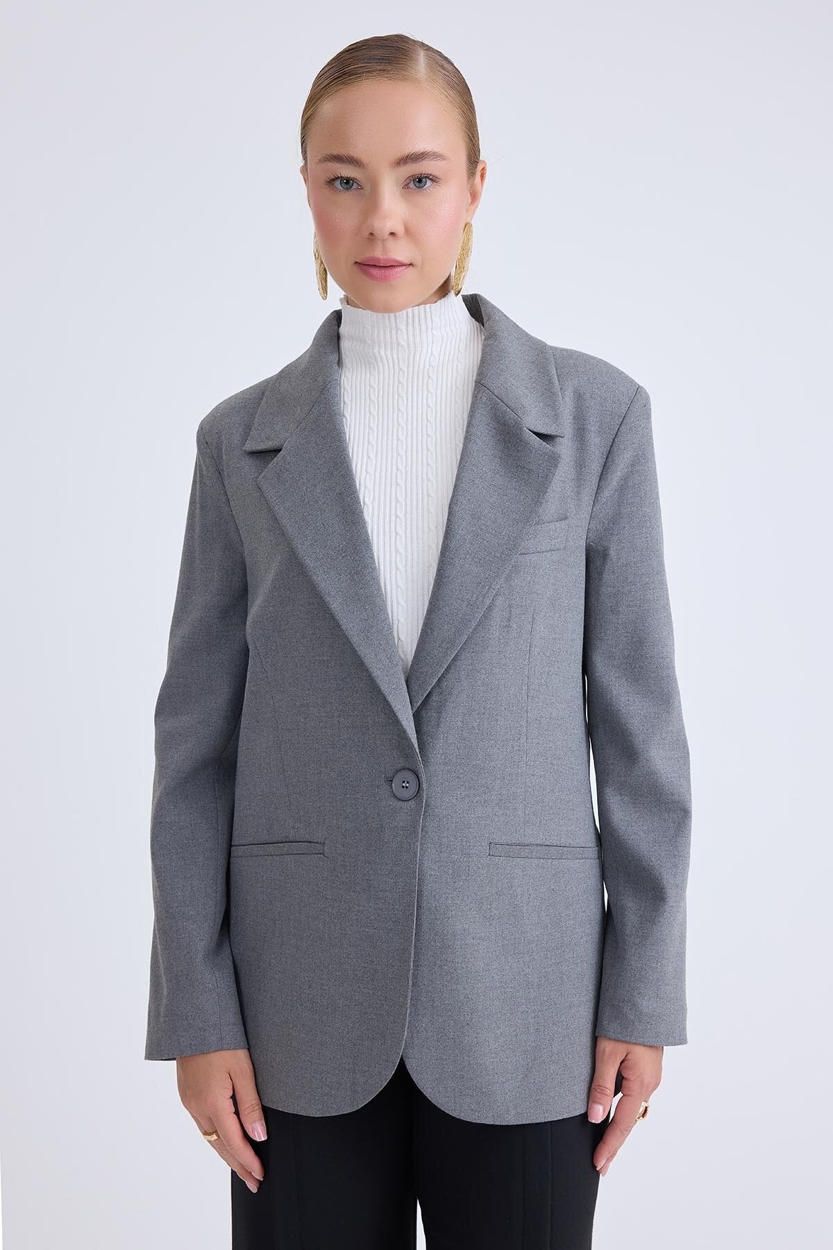 Önden Tek Düğme Kapamalı Blazer Ceket