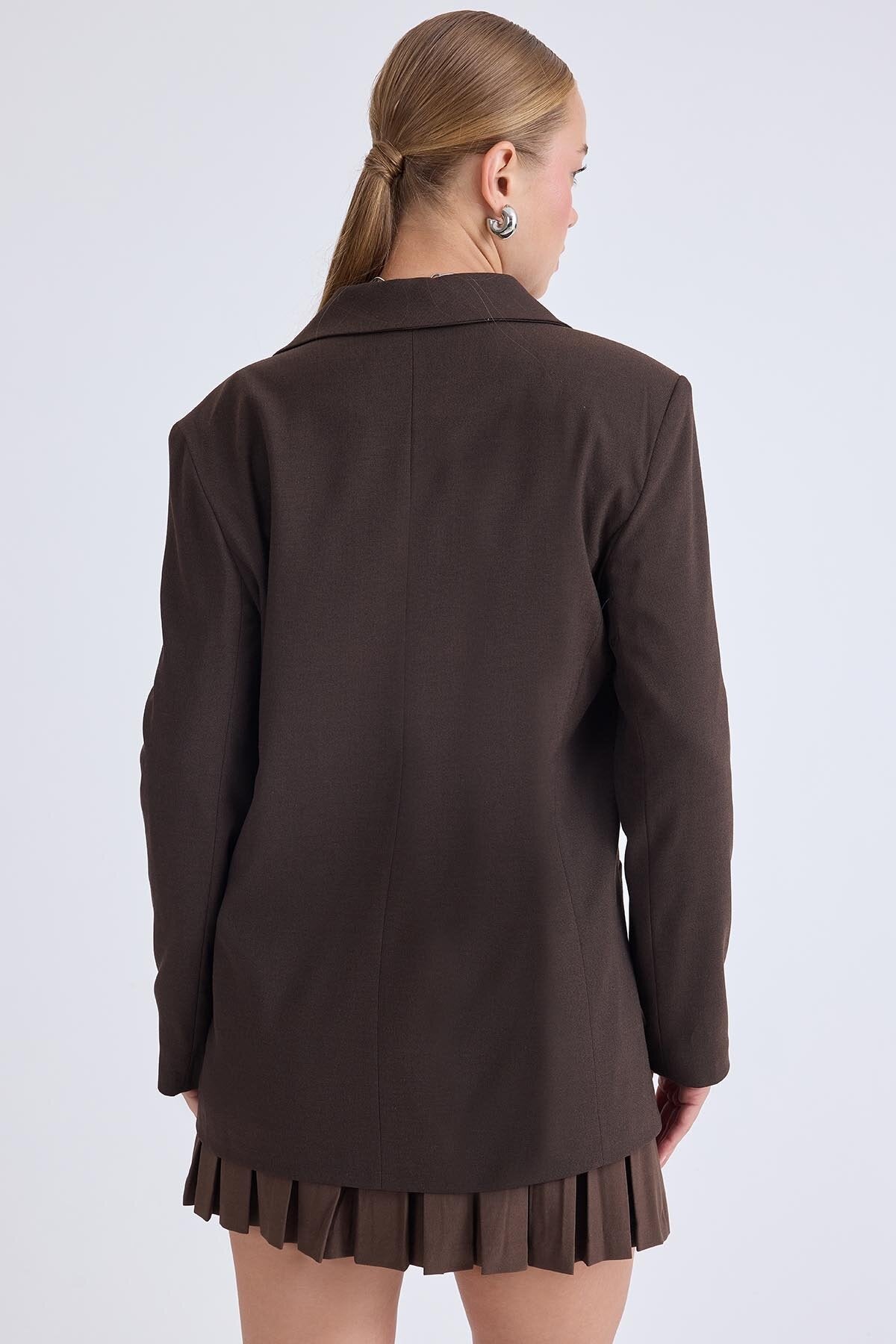 Önden Tek Düğme Kapamalı Blazer Ceket