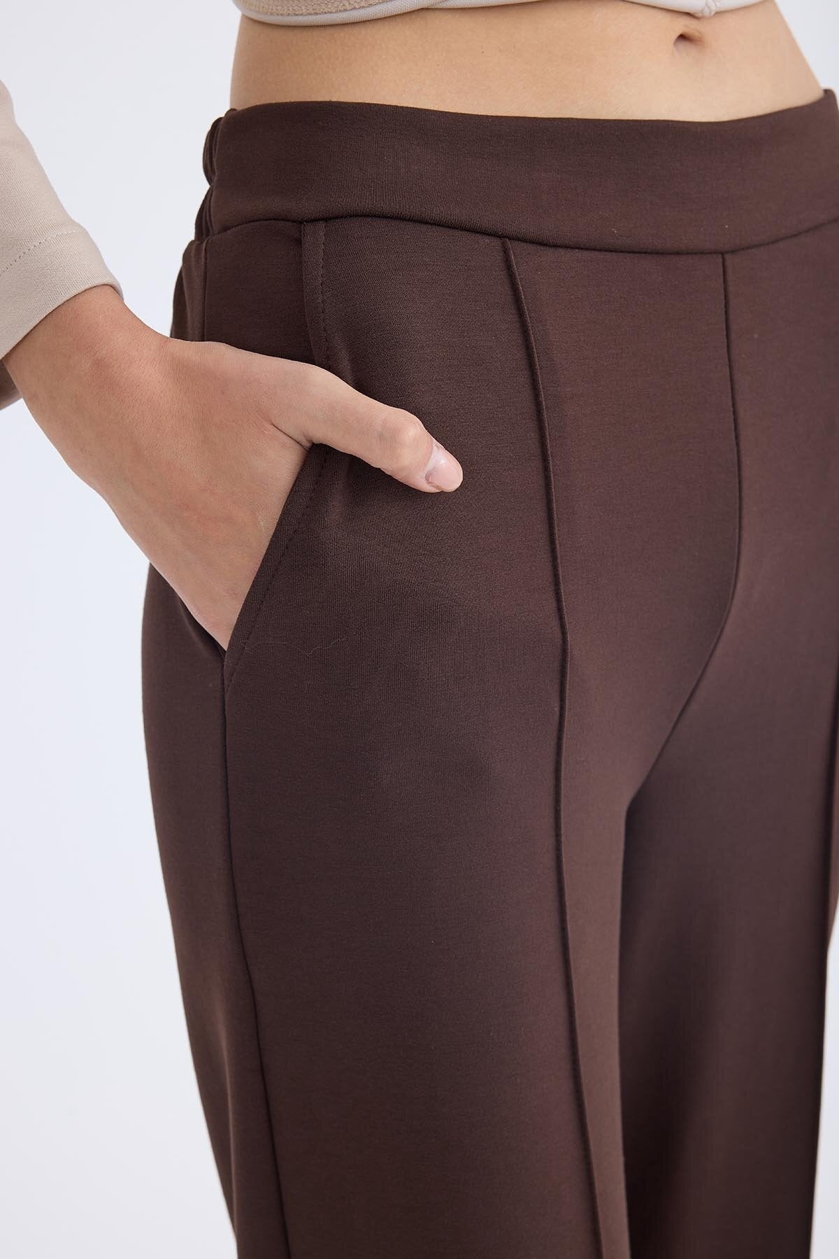 Önü Dikişli Geniş Paça Beli Lastikli Pantolon