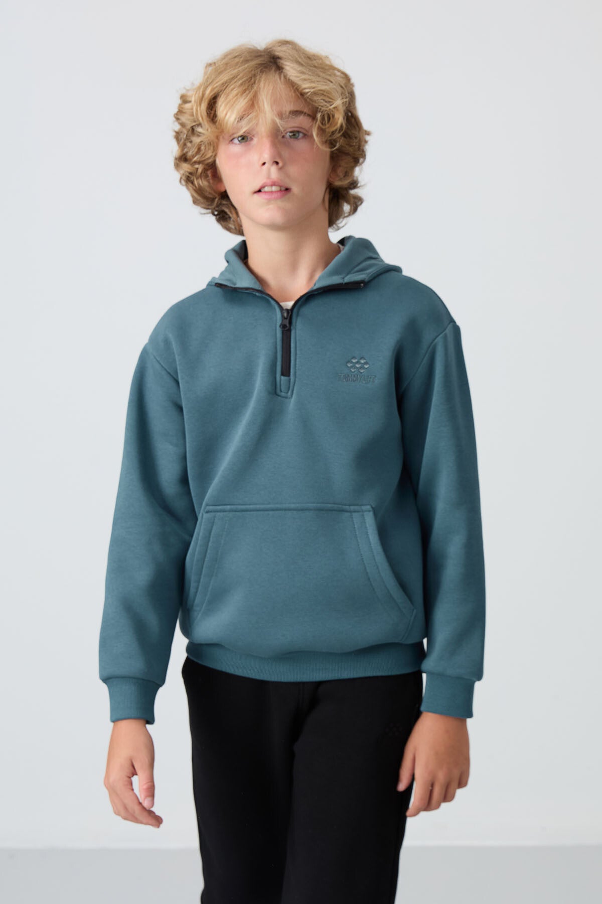 Orman Yeşil Pamuklu Kalın İçi Tüylü Standart Fit Nakışlı Erkek Çocuk Sweatshirt - 11244