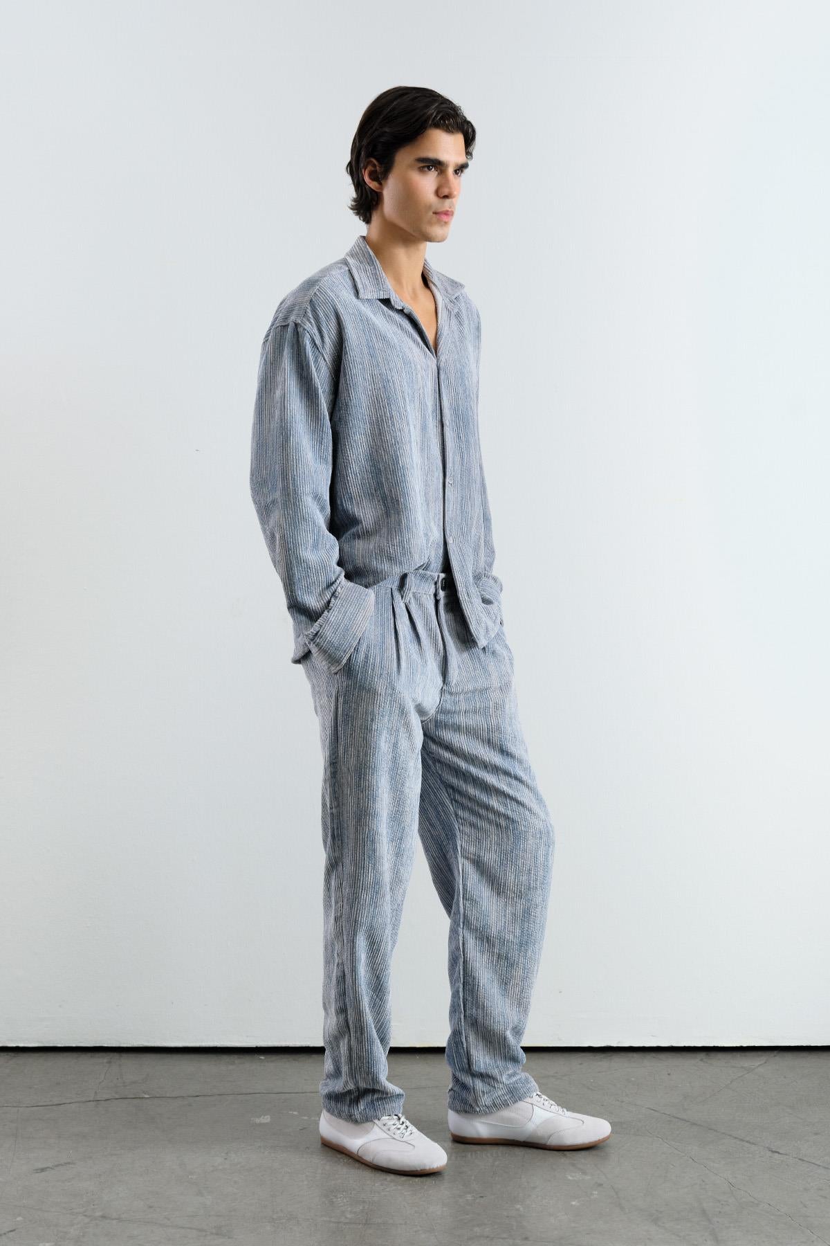 OVERSIZE EFEKTLİ KADİFE MAVİ GÖMLEK