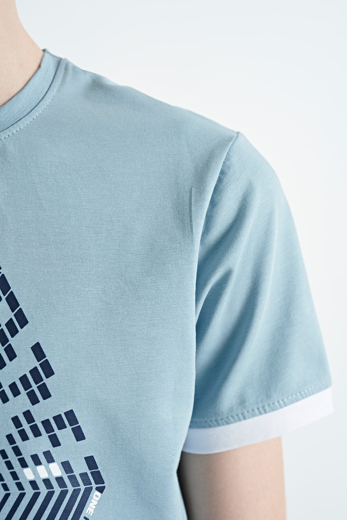 Açık Mavi Kol Ucu Renkli Detaylı Baskılı Standart Kalıp Erkek Çocuk T-Shirt - 11156