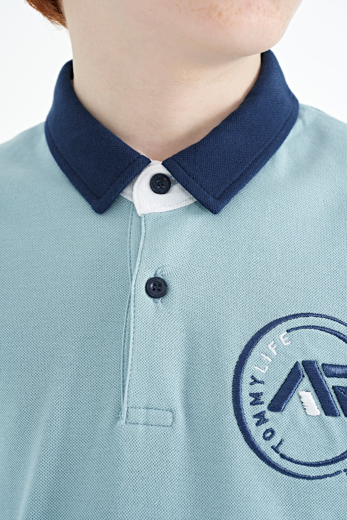 Açık Mavi Kol Ucu Renkli Logo Nakışlı Standart Kalıp Polo Yaka Erkek Çocuk T-Shirt - 11138