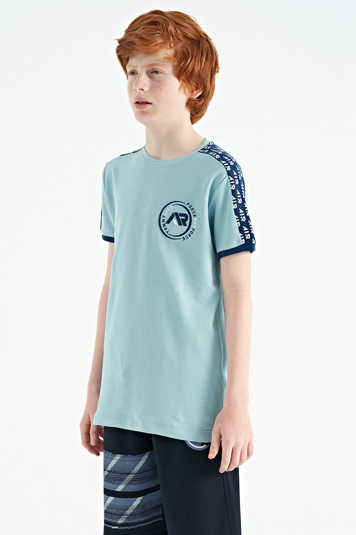 Açık Mavi Omuz Baskı Detaylı Standart Kalıp O Yaka Erkek Çocuk T-Shirt - 11121