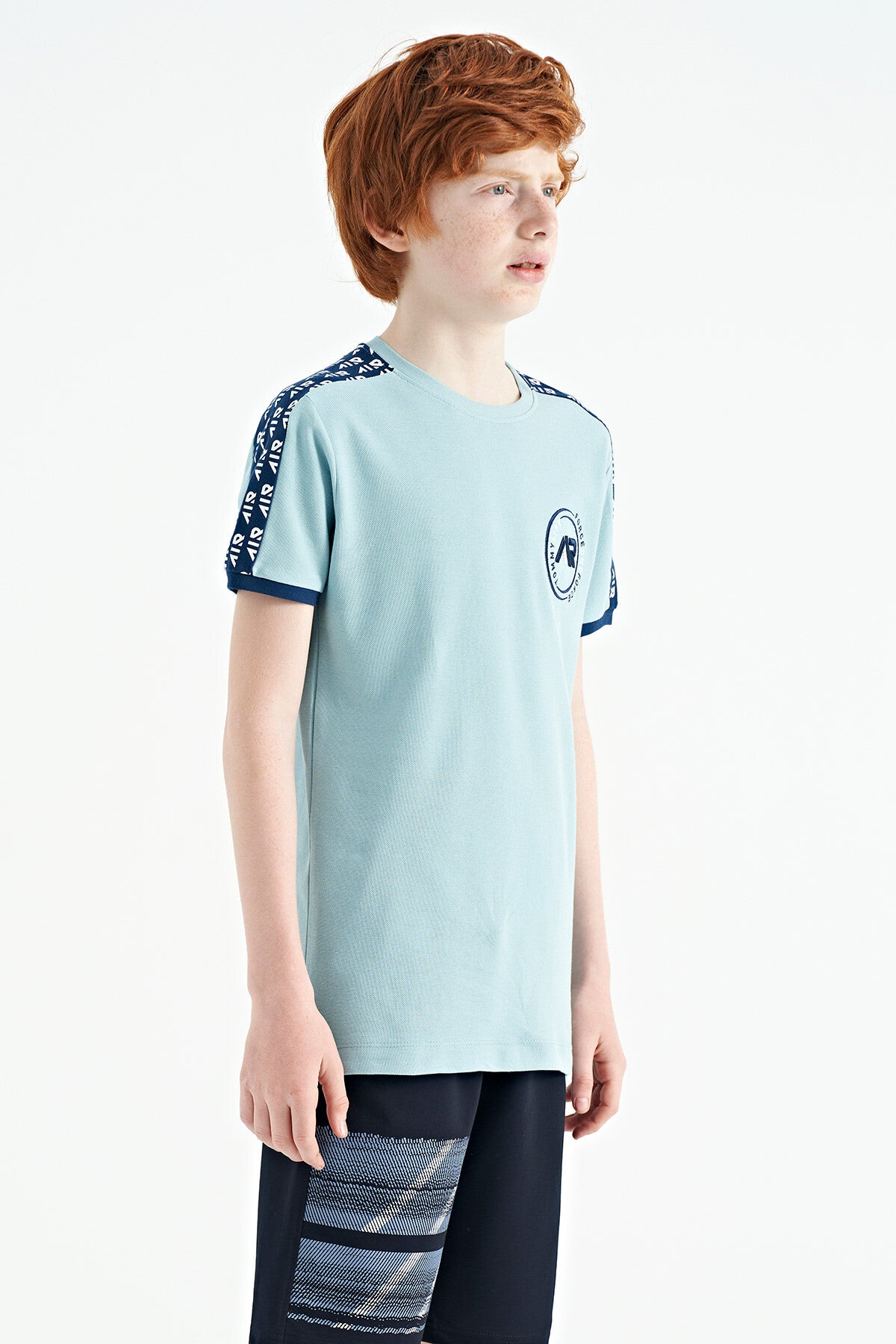 Açık Mavi Omuz Baskı Detaylı Standart Kalıp O Yaka Erkek Çocuk T-Shirt - 11121