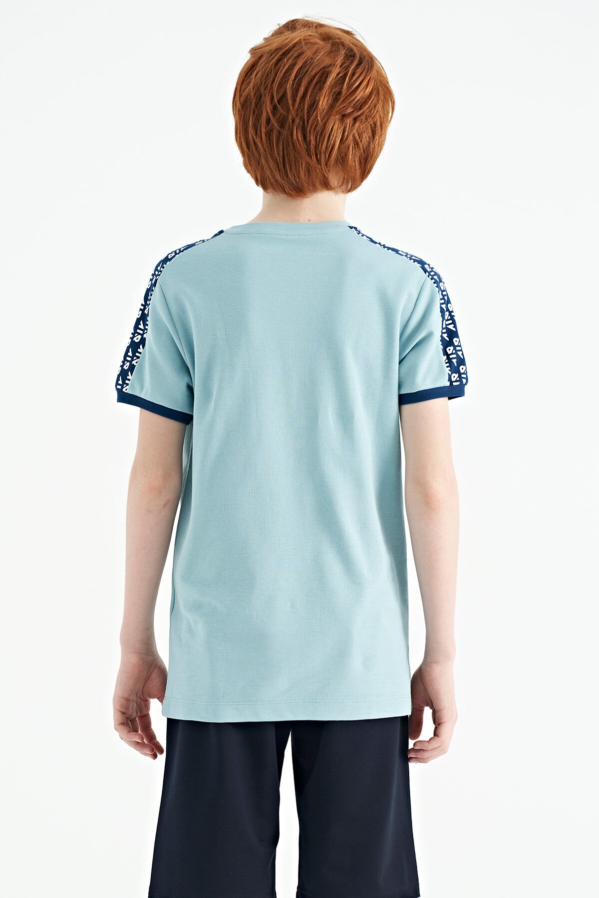 Açık Mavi Omuz Baskı Detaylı Standart Kalıp O Yaka Erkek Çocuk T-Shirt - 11121