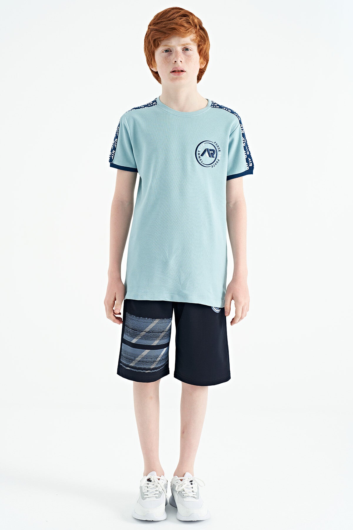 Açık Mavi Omuz Baskı Detaylı Standart Kalıp O Yaka Erkek Çocuk T-Shirt - 11121