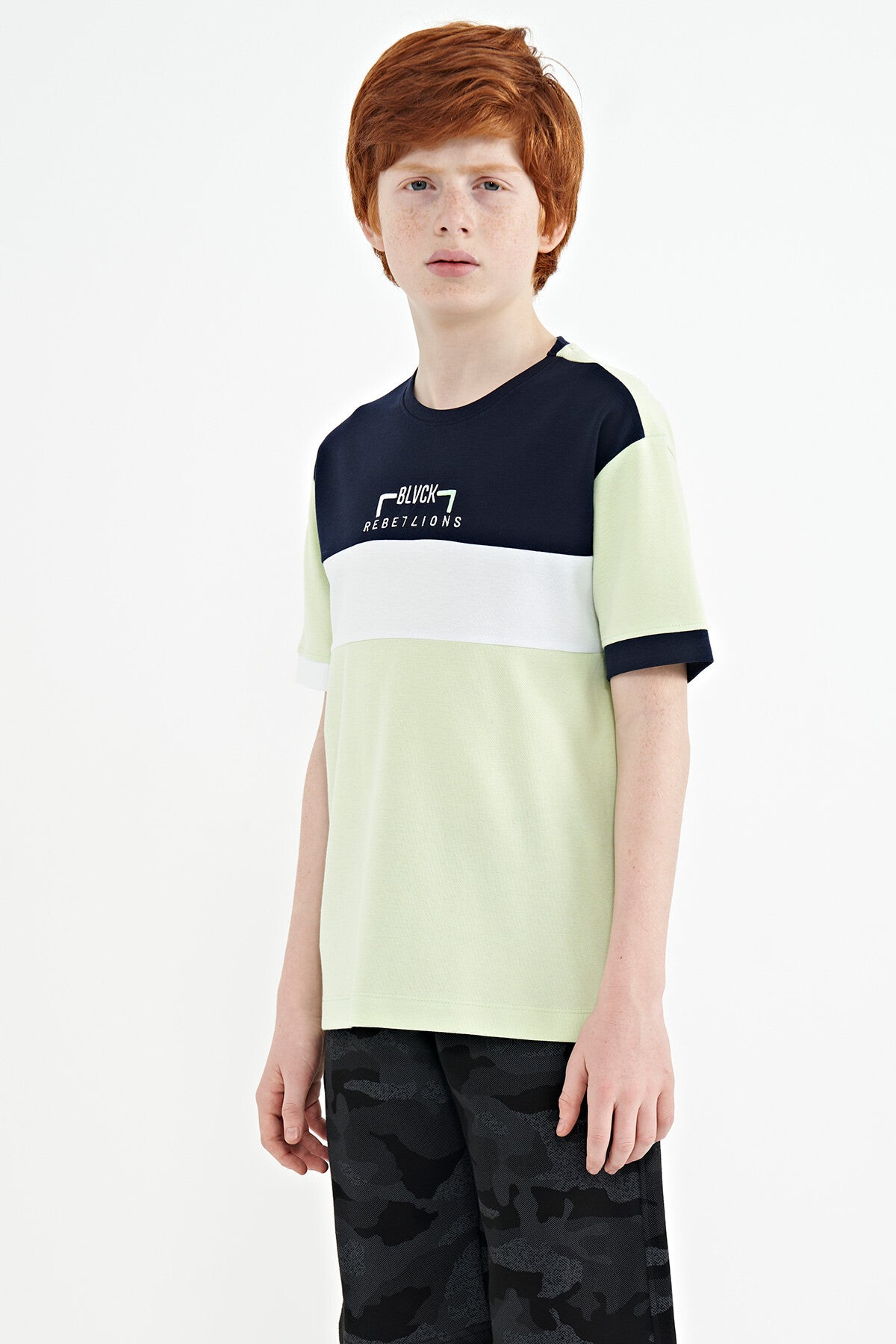 Açık Yeşil Renk Geçişli Nakışlı Oversize Erkek Çocuk T-Shirt - 11159