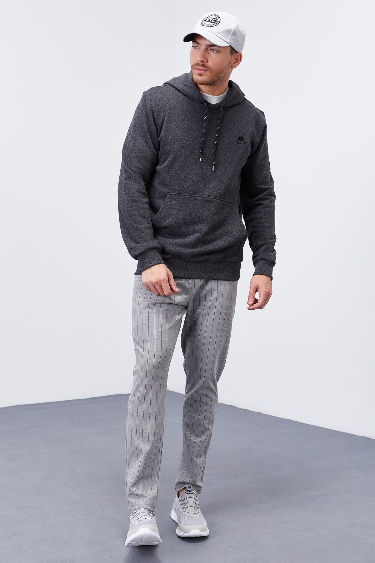 Antrasit Melanj Kanguru Cep Standart Kalıp Kapüşonlu Erkek Sweatshirt - 87872