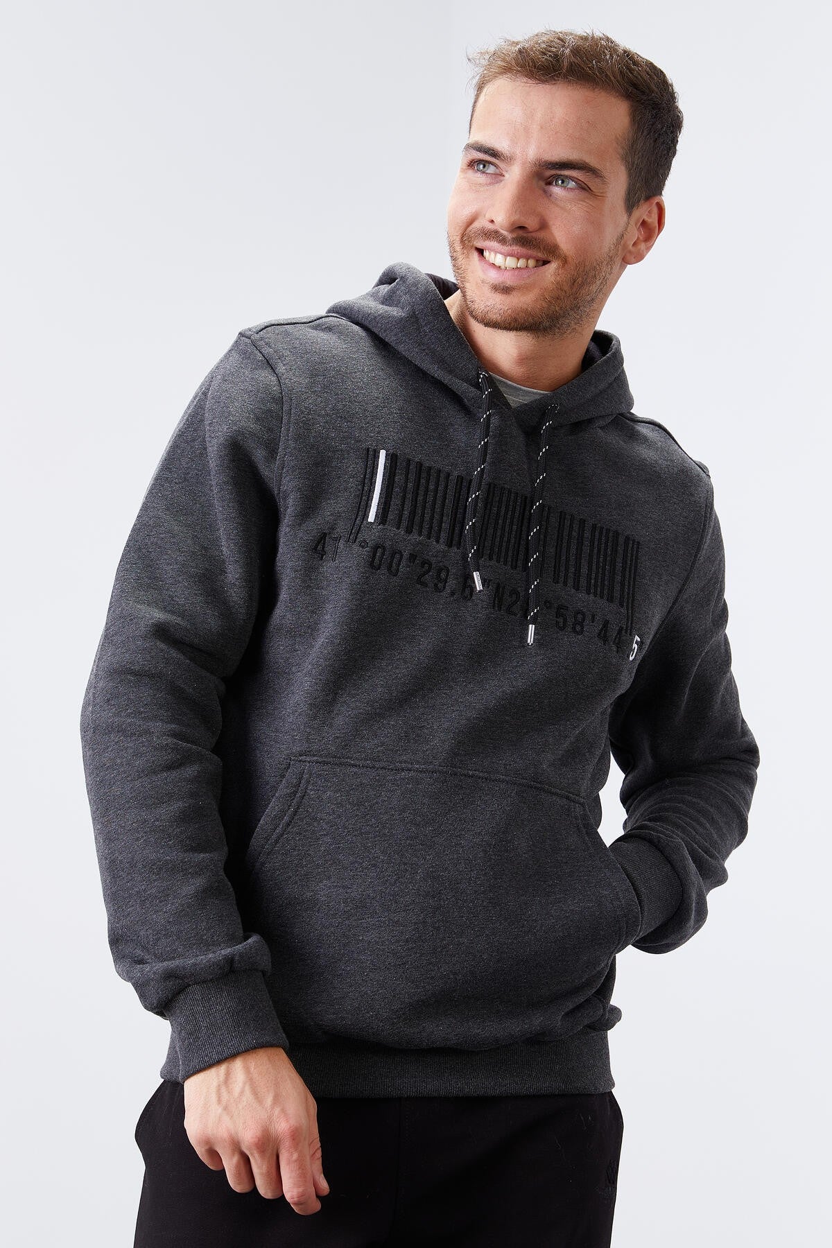 Antrasit Melanj Nakışlı Kanguru Cep Standart Kalıp Kapüşonlu Erkek Sweatshirt - 87839