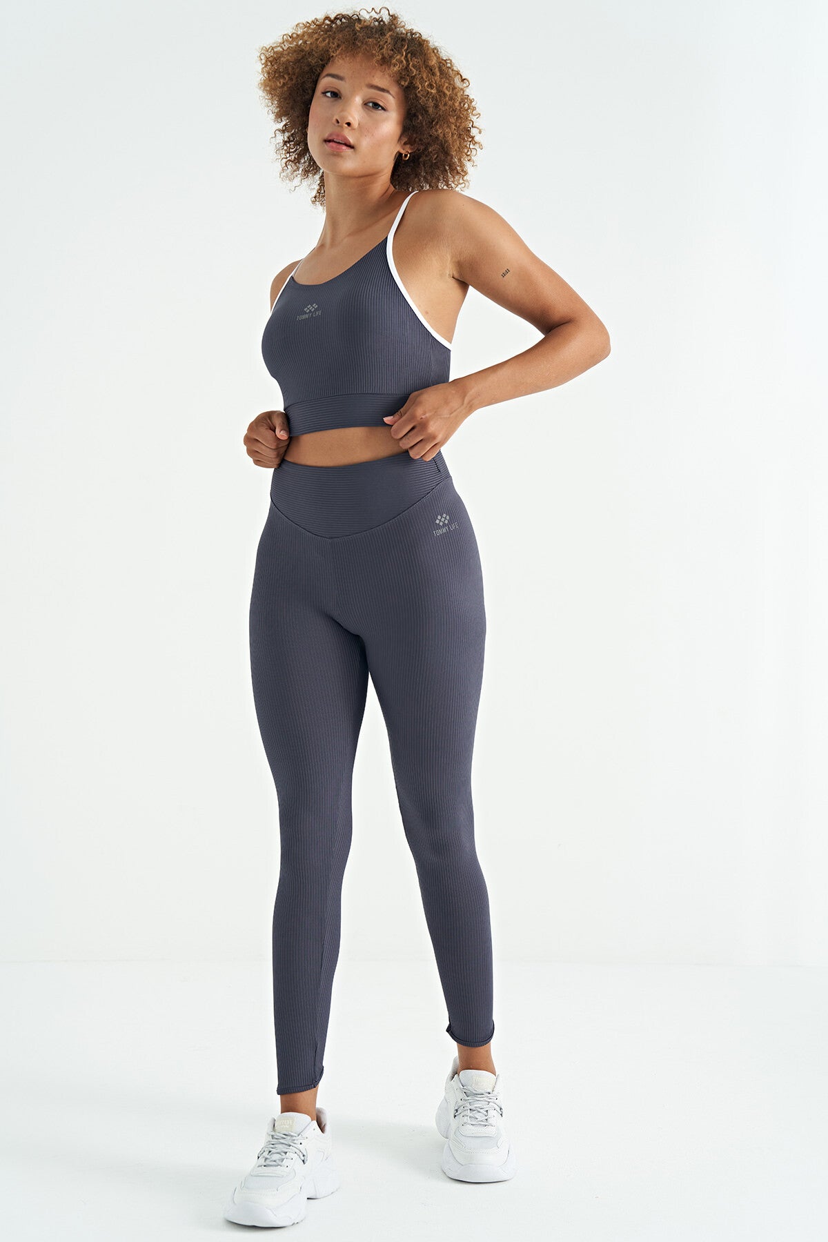 Antrasit Sırt Çapraz Detaylı Logo Baskılı Dar Kalıp Fitilli Kadın Büstiyer - 97274