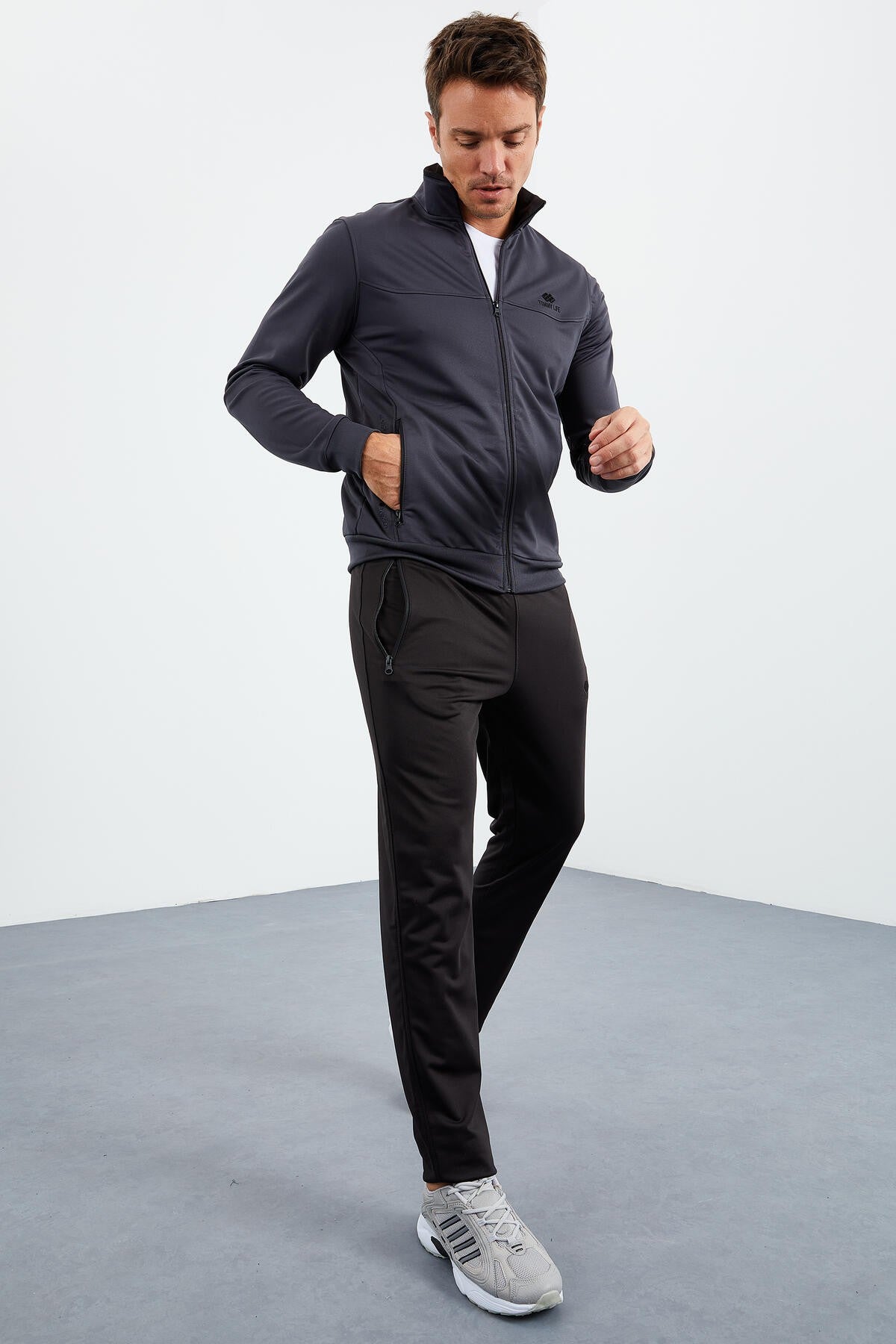 Antrasit - Siyah Dik Yaka Fermuarlı Standart Kalıp Klasik Paça Erkek Eşofman Takımı - 85162