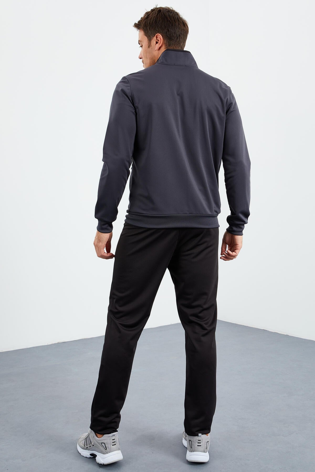 Antrasit - Siyah Dik Yaka Fermuarlı Standart Kalıp Klasik Paça Erkek Eşofman Takımı - 85162