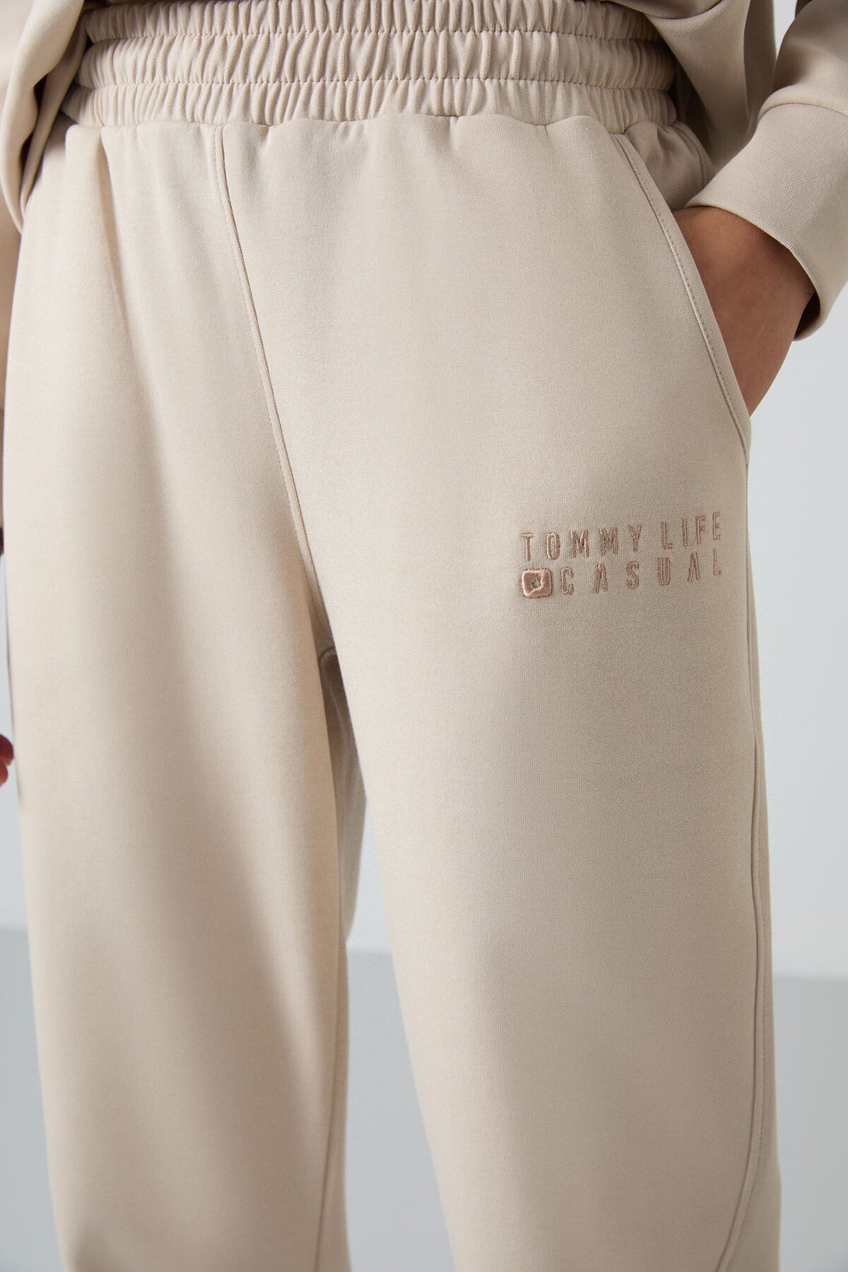 Bej Basic Pamuklu O Yaka Oversize Lastik Paça Kadın Eşofman Takım - 95287