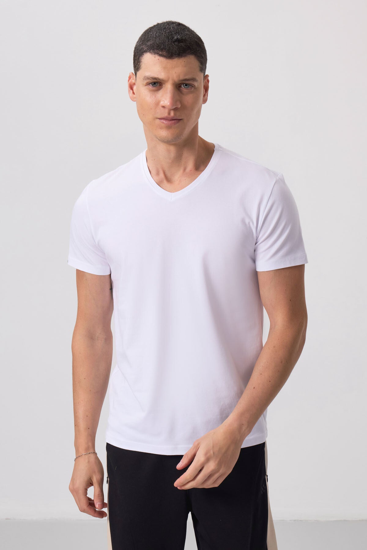 Beyaz Basic Kısa Kol Standart Kalıp V Yaka Erkek T-Shirt - 87912