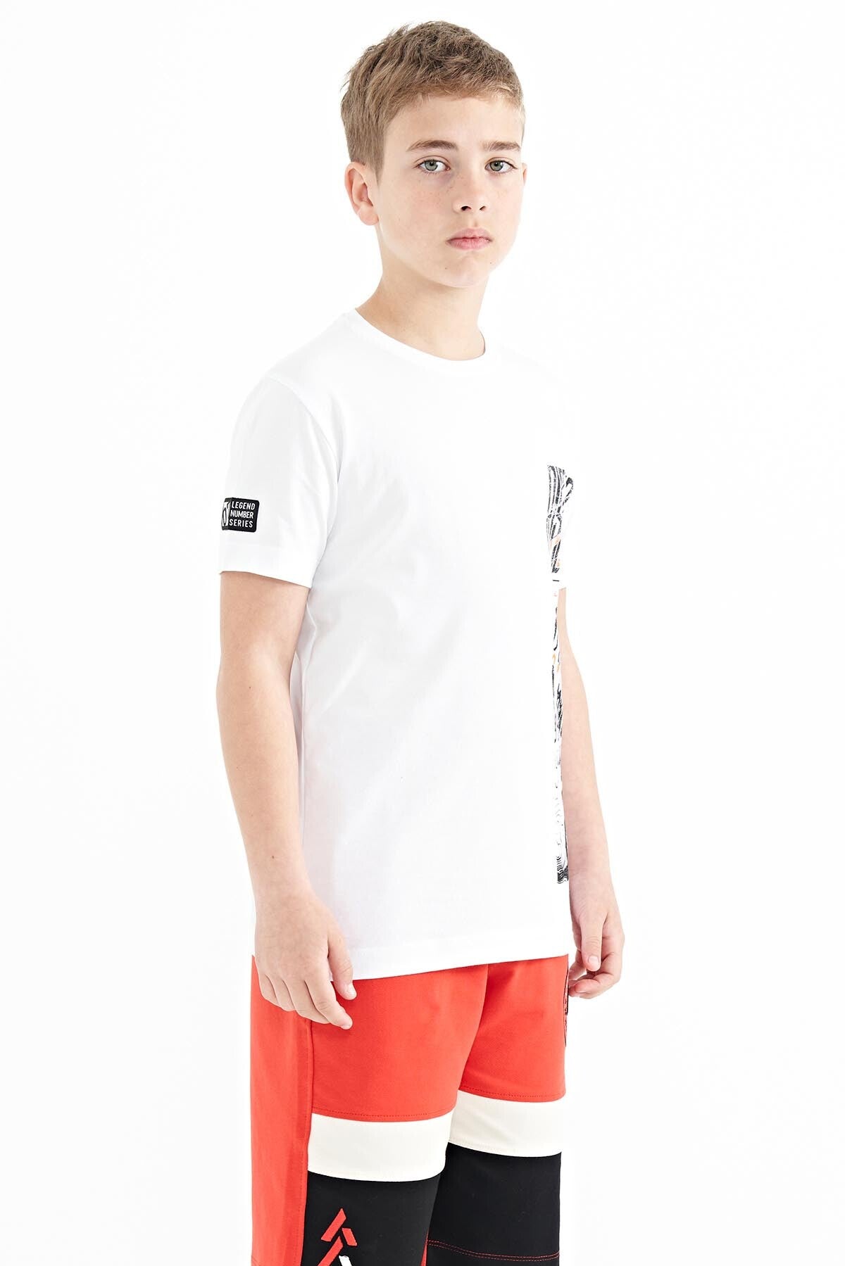 Beyaz Baskı Detaylı O Yaka Standart Kalıp Erkek Çocuk T-Shirt - 11104