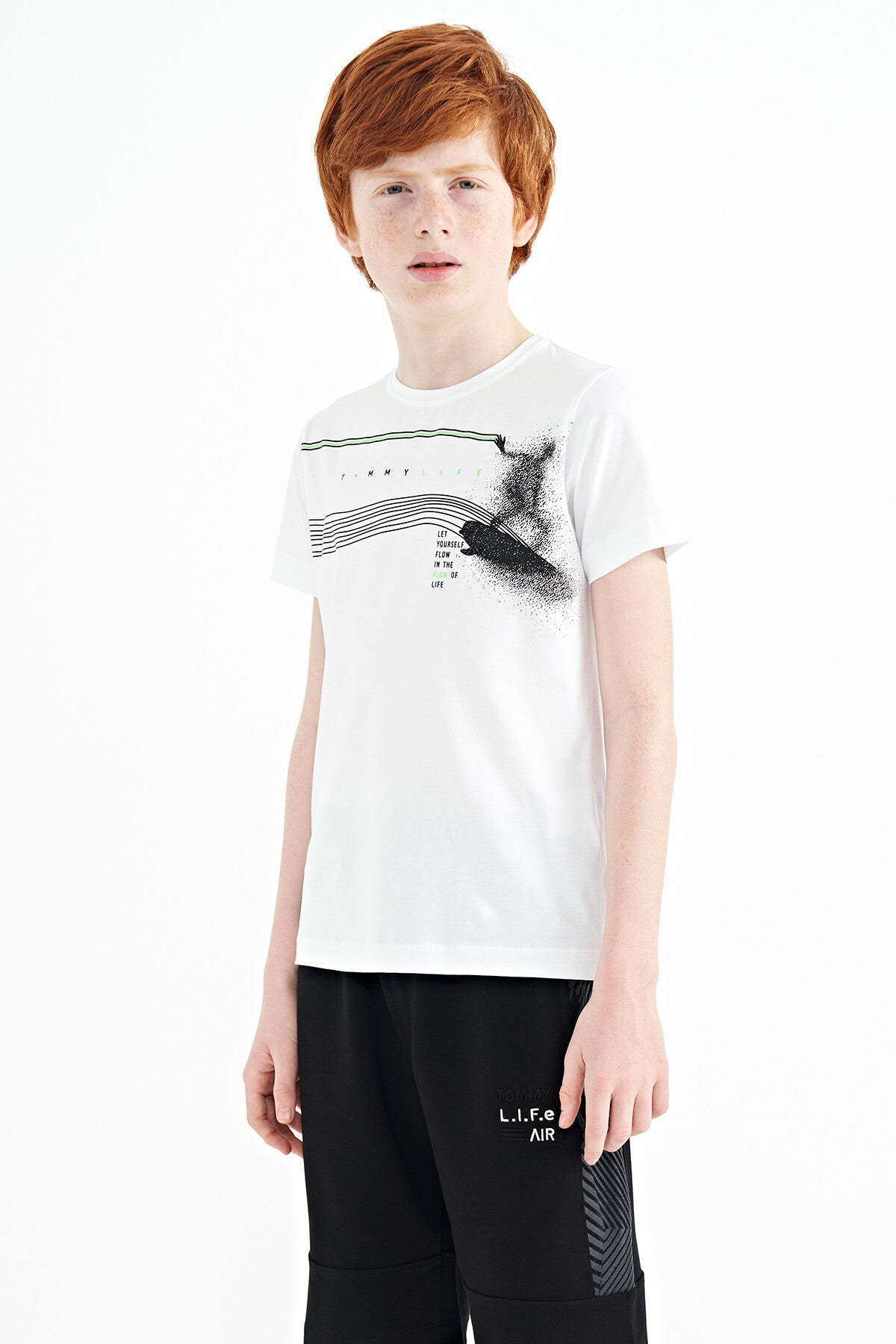 Beyaz Baskı Detaylı Standart Kalıp O Yaka Erkek Çocuk T-Shirt - 11133