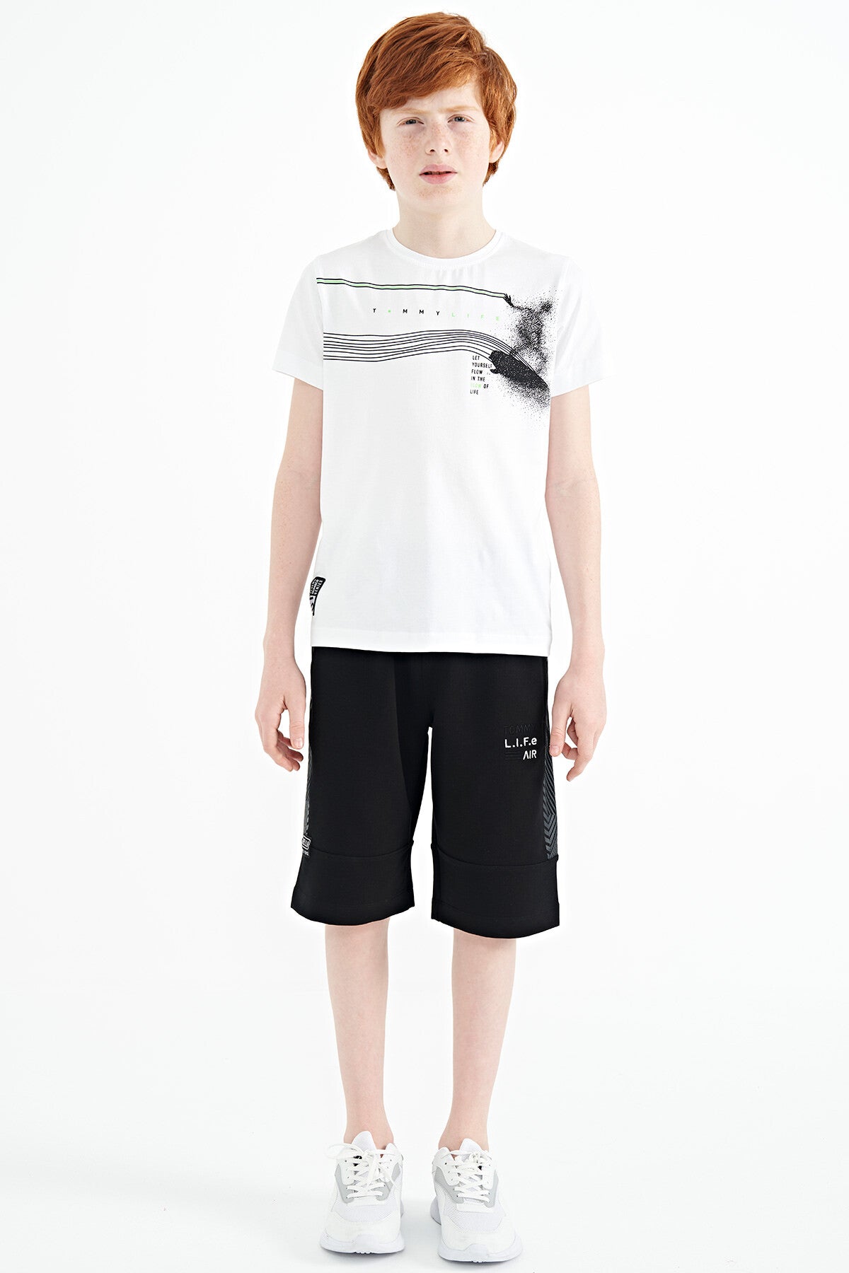 Beyaz Baskı Detaylı Standart Kalıp O Yaka Erkek Çocuk T-Shirt - 11133