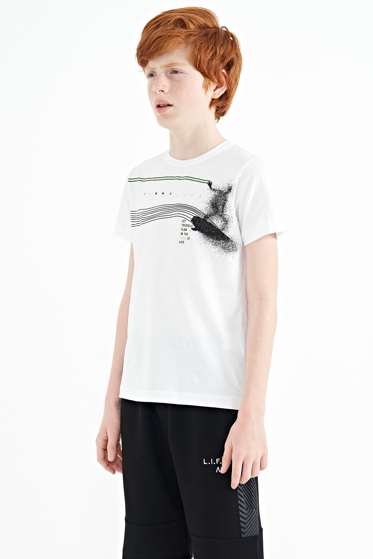 Beyaz Baskı Detaylı Standart Kalıp O Yaka Erkek Çocuk T-Shirt - 11133
