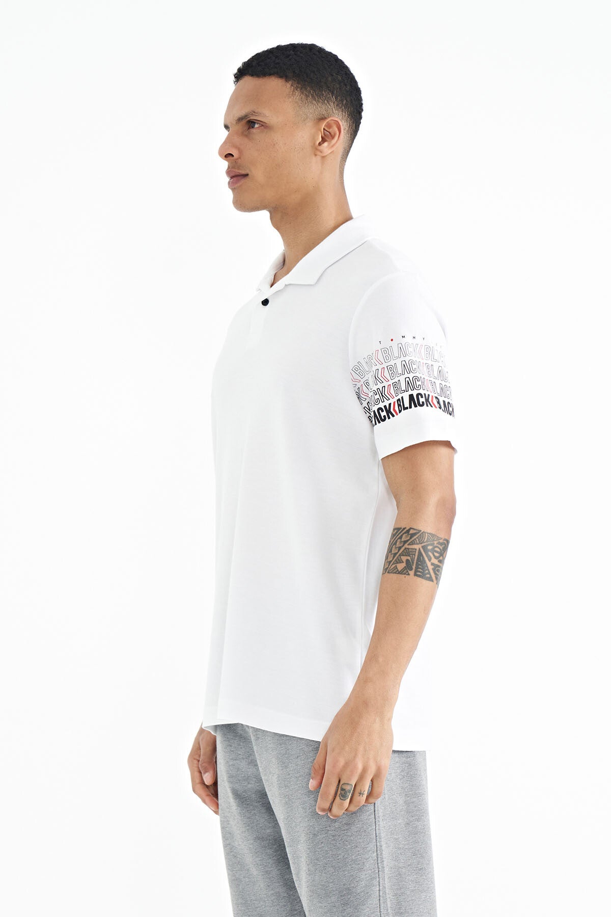Beyaz Kol Baskı Detaylı Polo Yaka Standart Form Erkek T-shirt - 88240