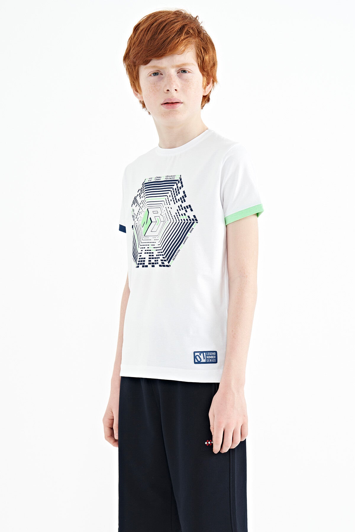 Beyaz Kol Ucu Renkli Detaylı Baskılı Standart Kalıp Erkek Çocuk T-Shirt - 11156