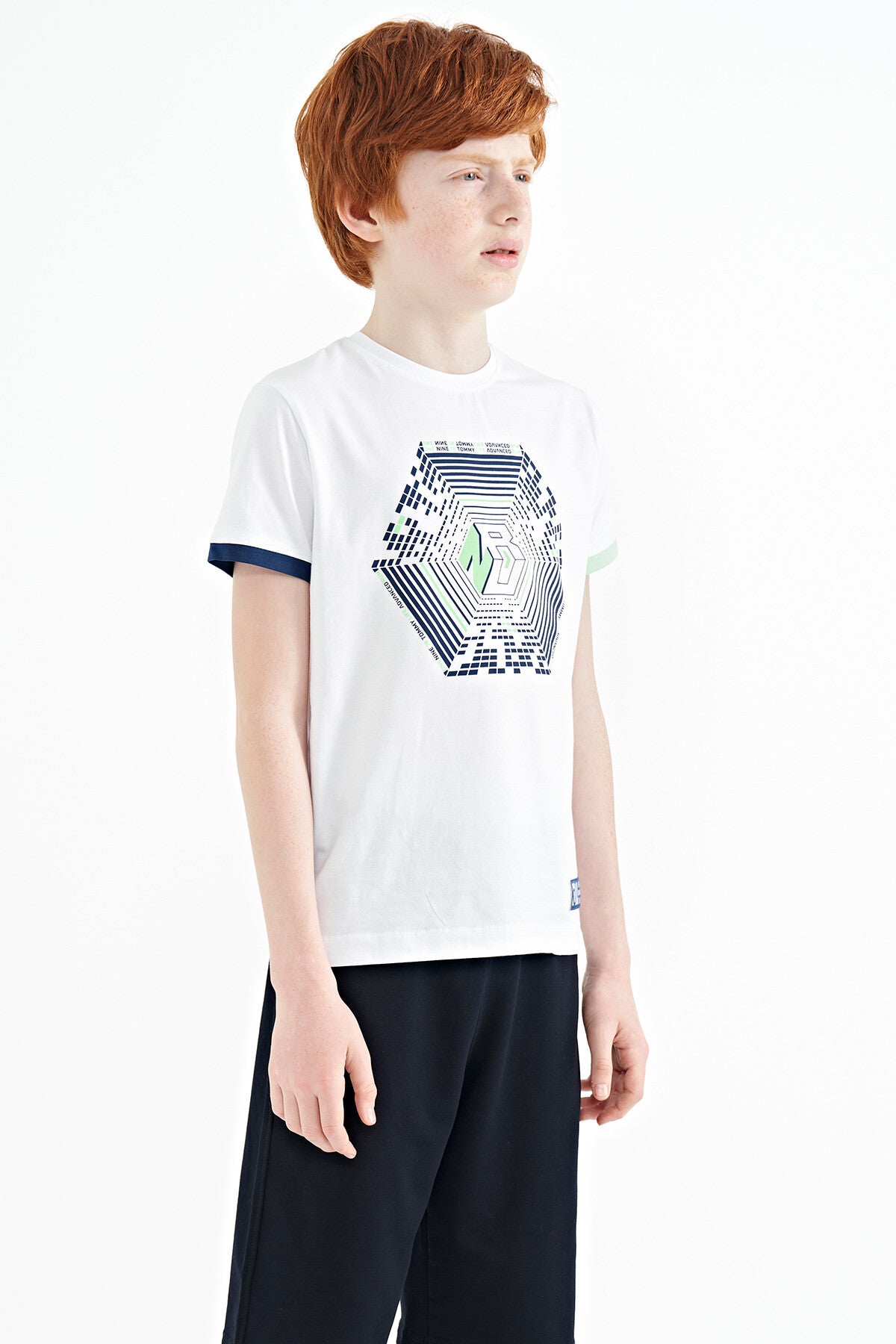 Beyaz Kol Ucu Renkli Detaylı Baskılı Standart Kalıp Erkek Çocuk T-Shirt - 11156