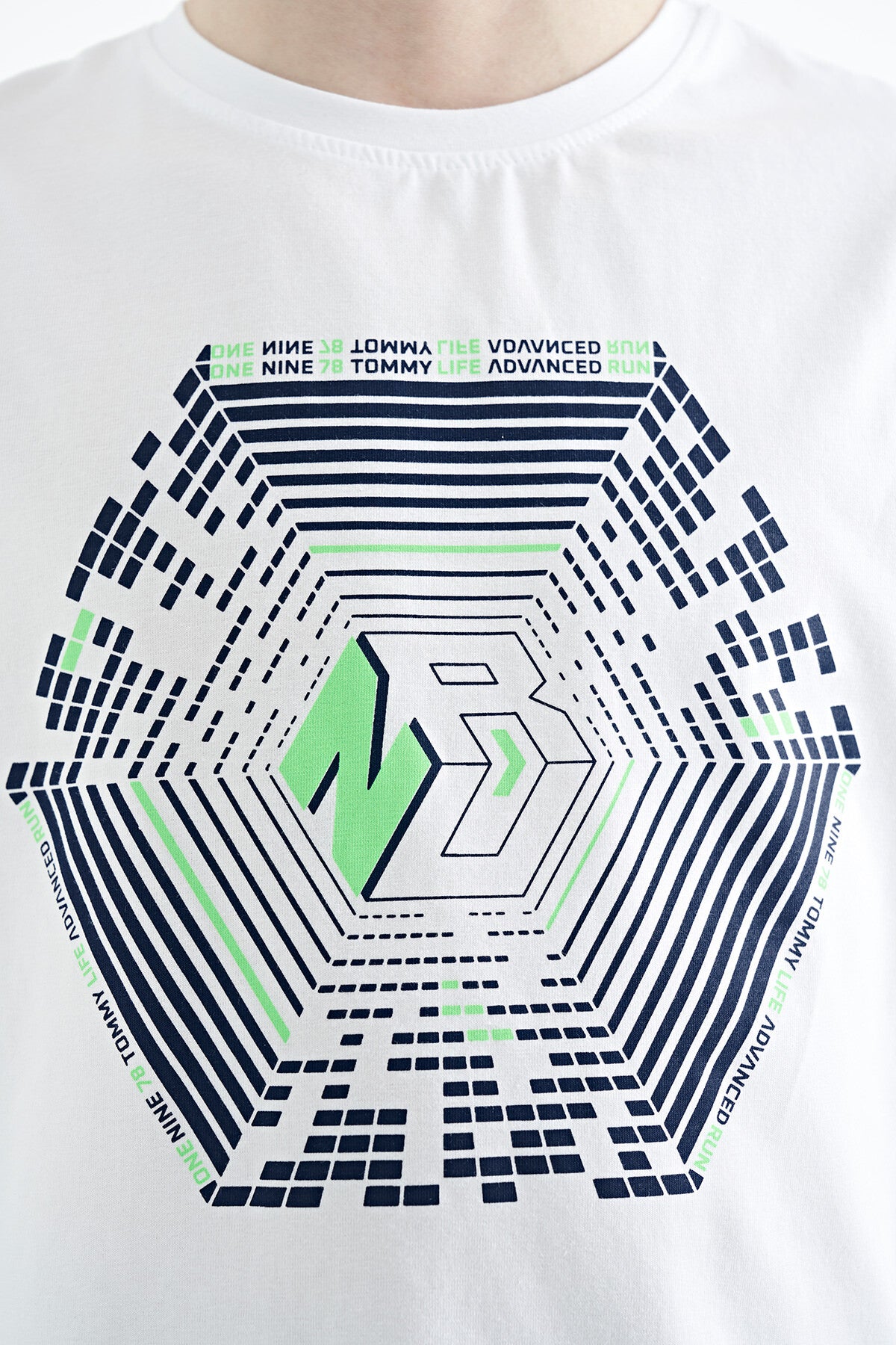 Beyaz Kol Ucu Renkli Detaylı Baskılı Standart Kalıp Erkek Çocuk T-Shirt - 11156