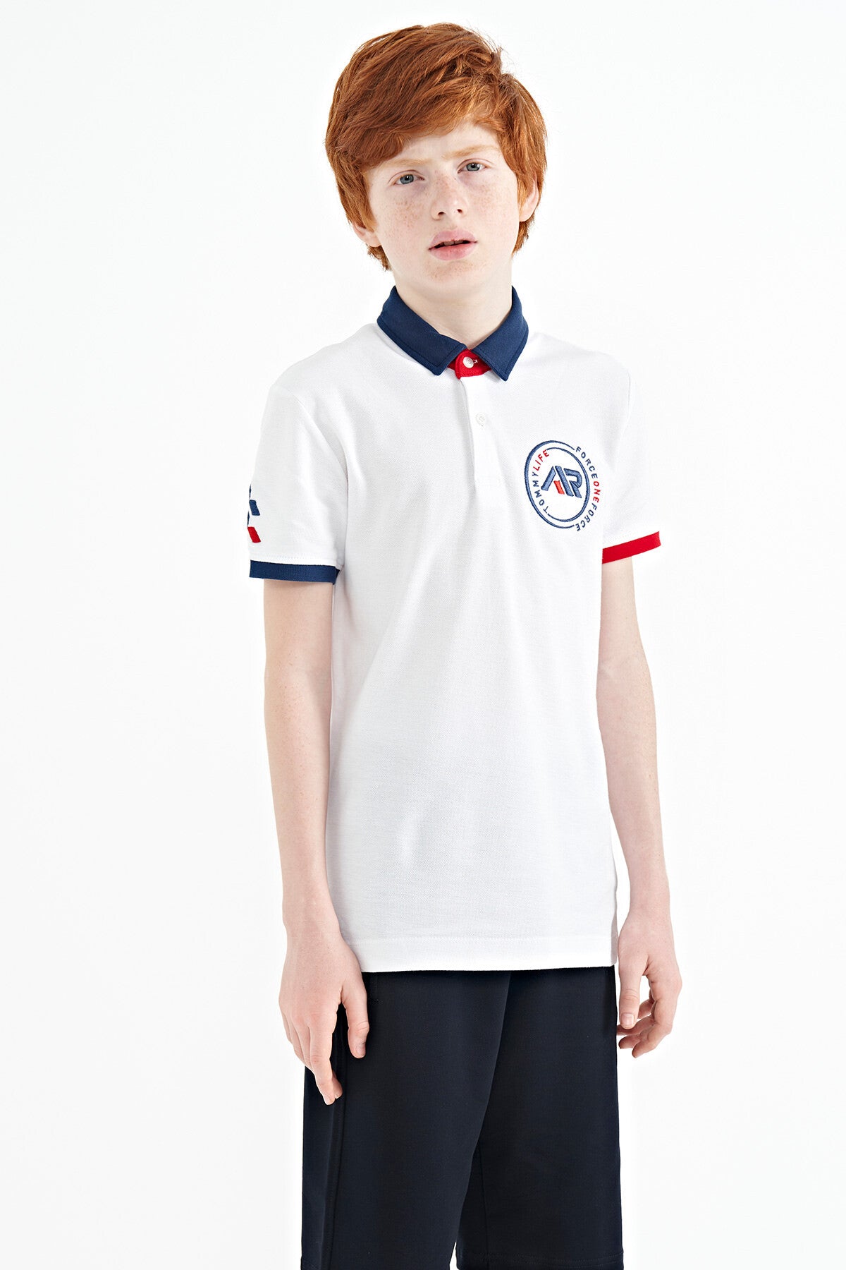 Beyaz Kol Ucu Renkli Logo Nakışlı Standart Kalıp Polo Yaka Erkek Çocuk T-Shirt - 11138