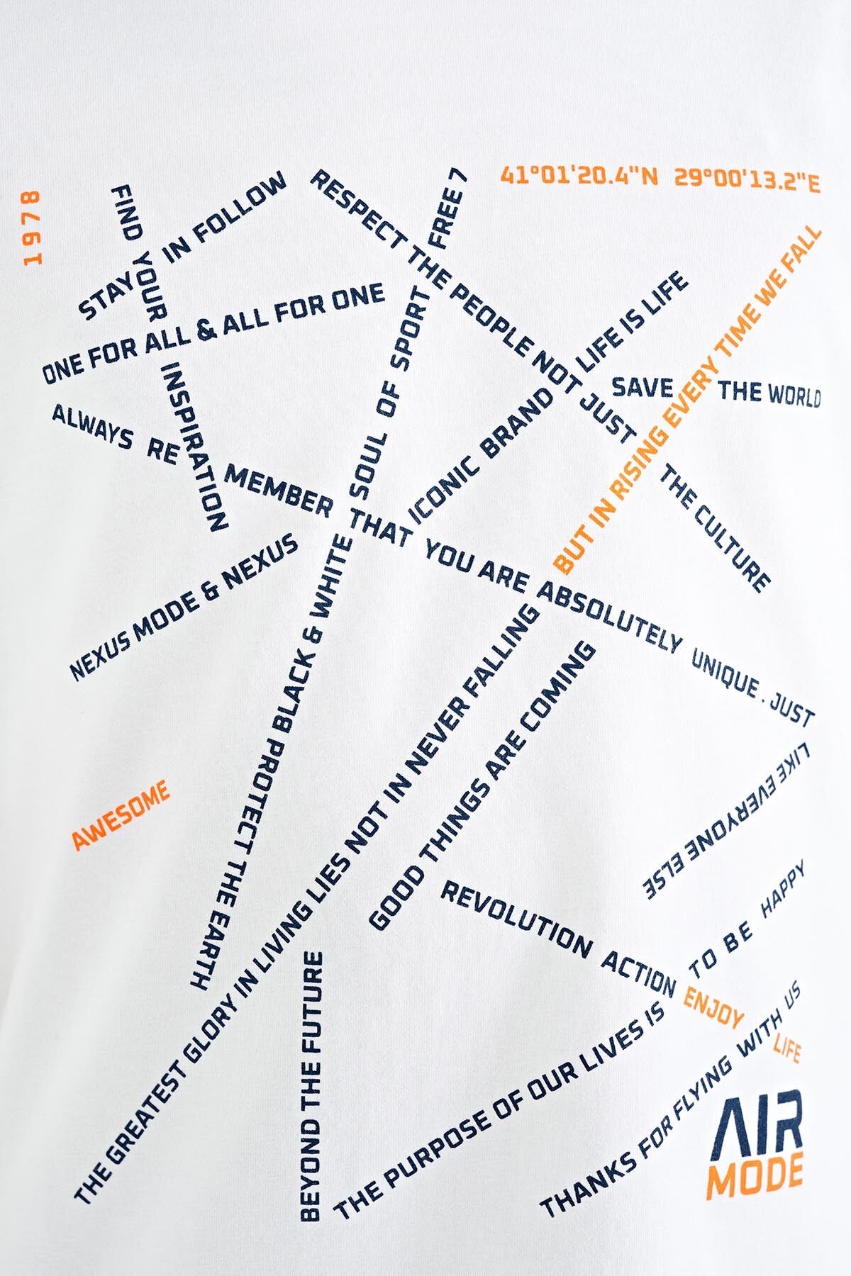 Beyaz Minimal Yazı Baskılı Standart Kalıp O Yaka Erkek Çocuk T-Shirt - 11132