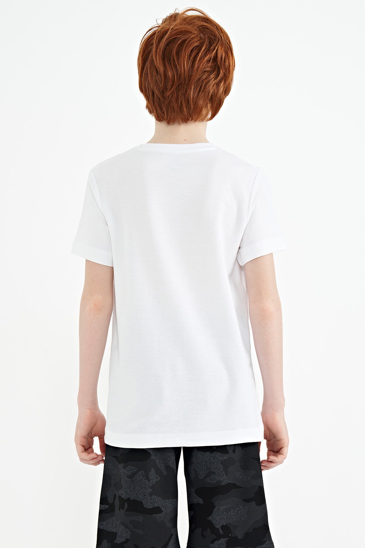 Beyaz Nakış İşleme Detaylı O Yaka Standart Kalıp Erkek Çocuk T-Shirt - 11115