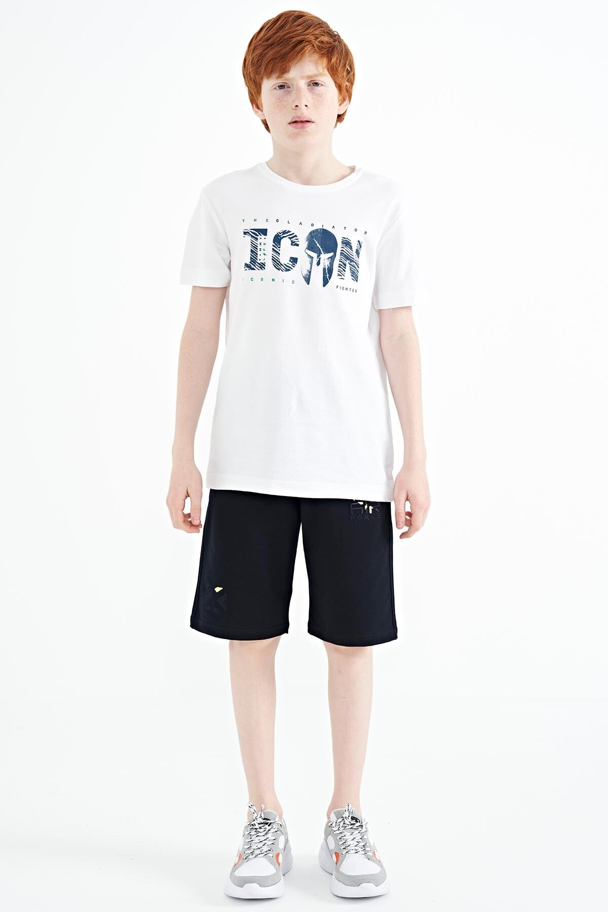 Beyaz Ön Yazı Nakışlı O Yaka Standart Kalıp Erkek Çocuk T-Shirt - 11118