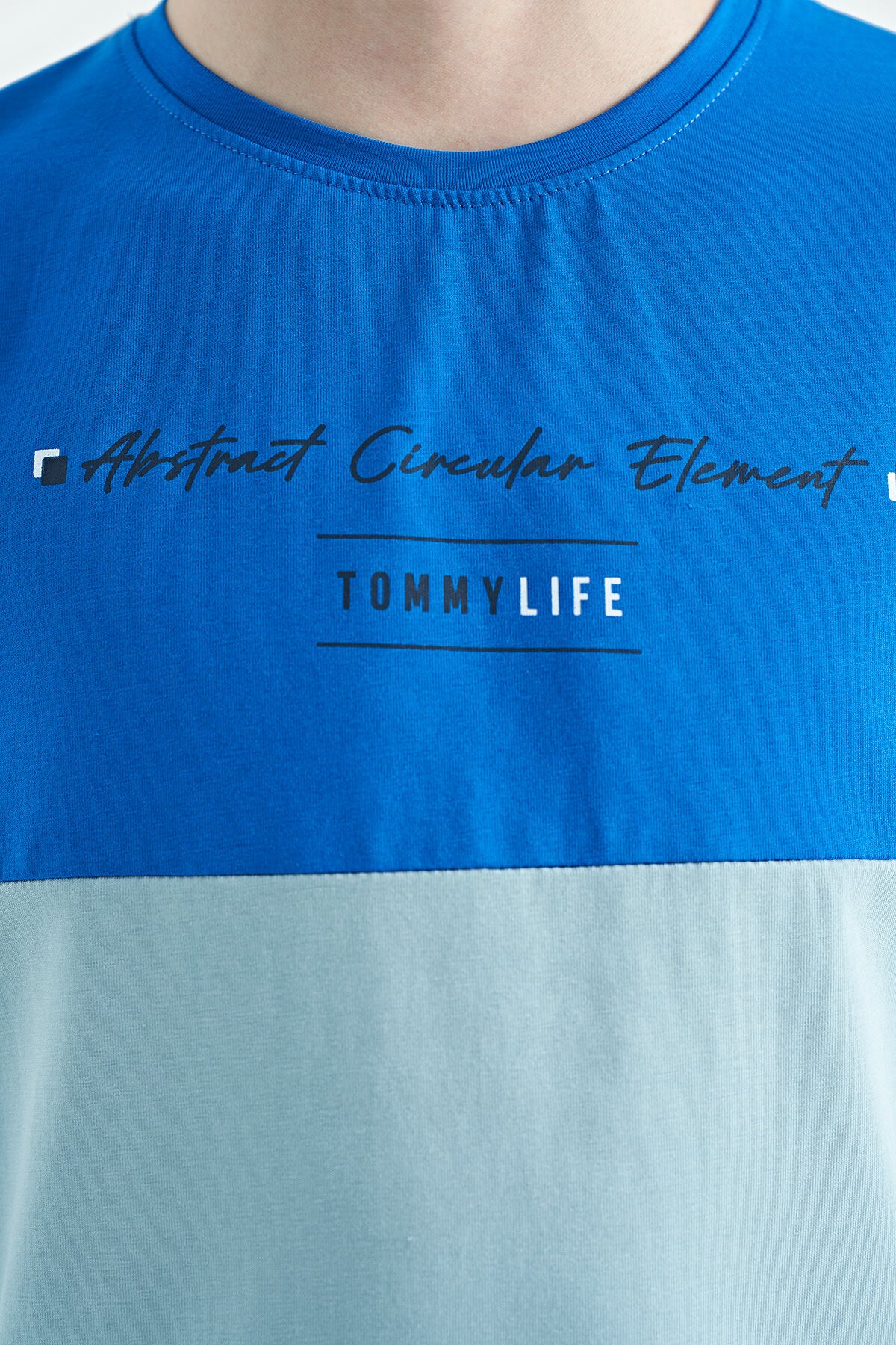 Beyaz Renk Bloklu O Yaka Baskı Detaylı Standart Kalıp Erkek Çocuk T-Shirt - 11135