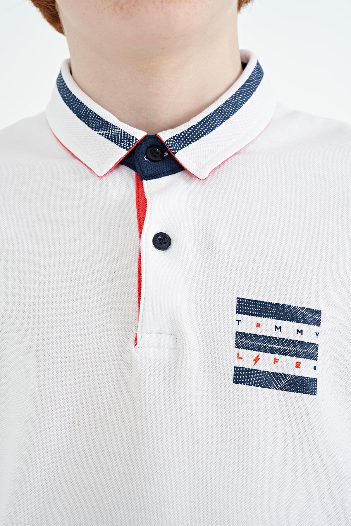 Beyaz Yakası Renk Bloklu Baskı Detaylı Standart Kalıp Erkek Çocuk T-Shirt - 11111