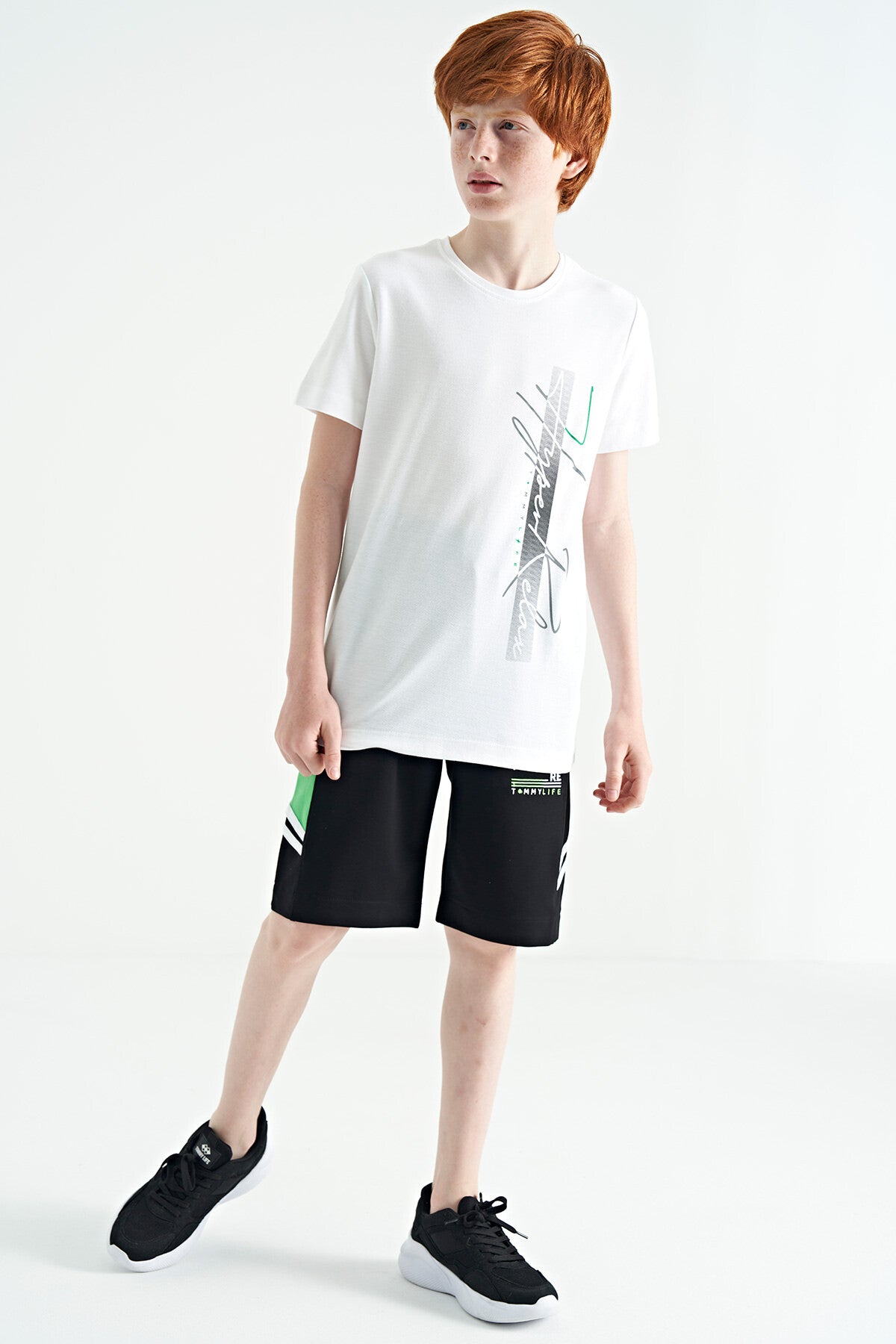 Beyaz Yazı Baskılı O Yaka Standart Kalıp Erkek Çocuk T-Shirt - 11119