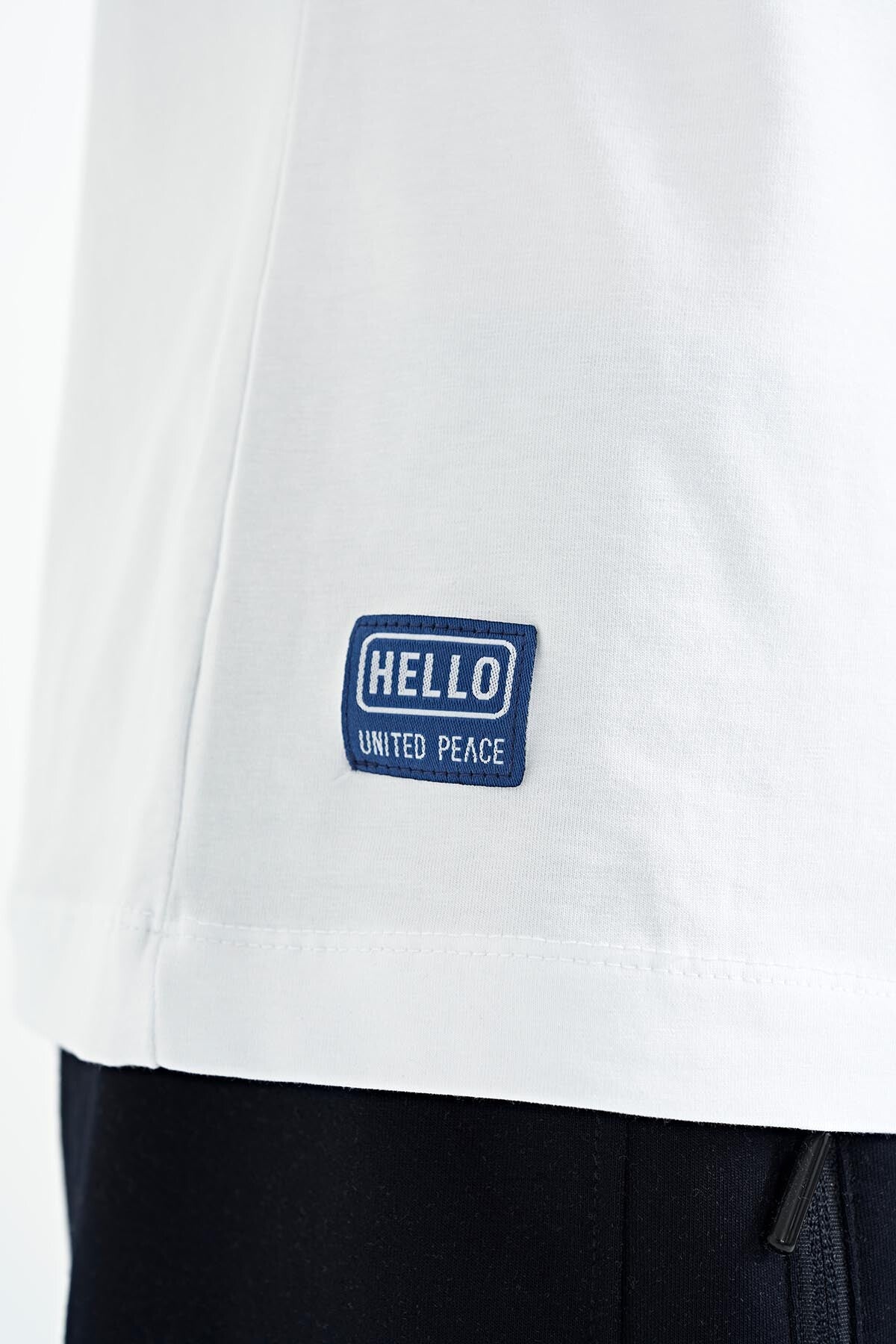 Beyaz Yazı Baskılı Renk Bloklu Standart Kalıp O Yaka Erkek Çocuk T-Shirt - 11134