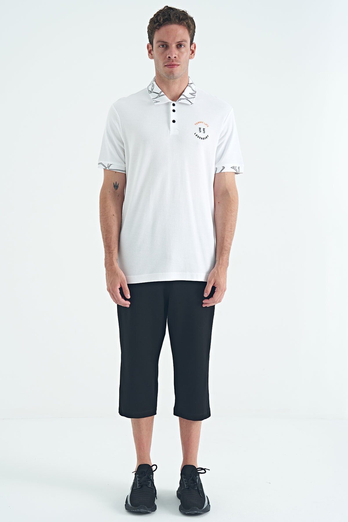 Beyaz Yazı Nakışlı Baskı Detaylı Standart Kalıp Polo Yaka Erkek T-Shirt - 88239