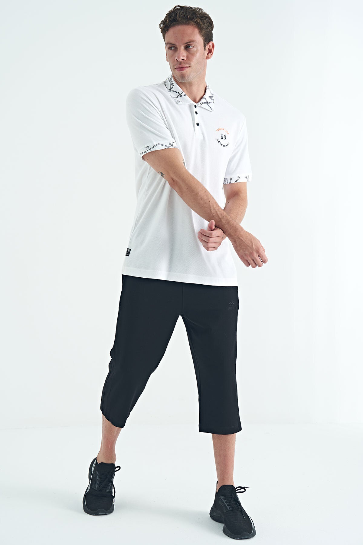 Beyaz Yazı Nakışlı Baskı Detaylı Standart Kalıp Polo Yaka Erkek T-Shirt - 88239