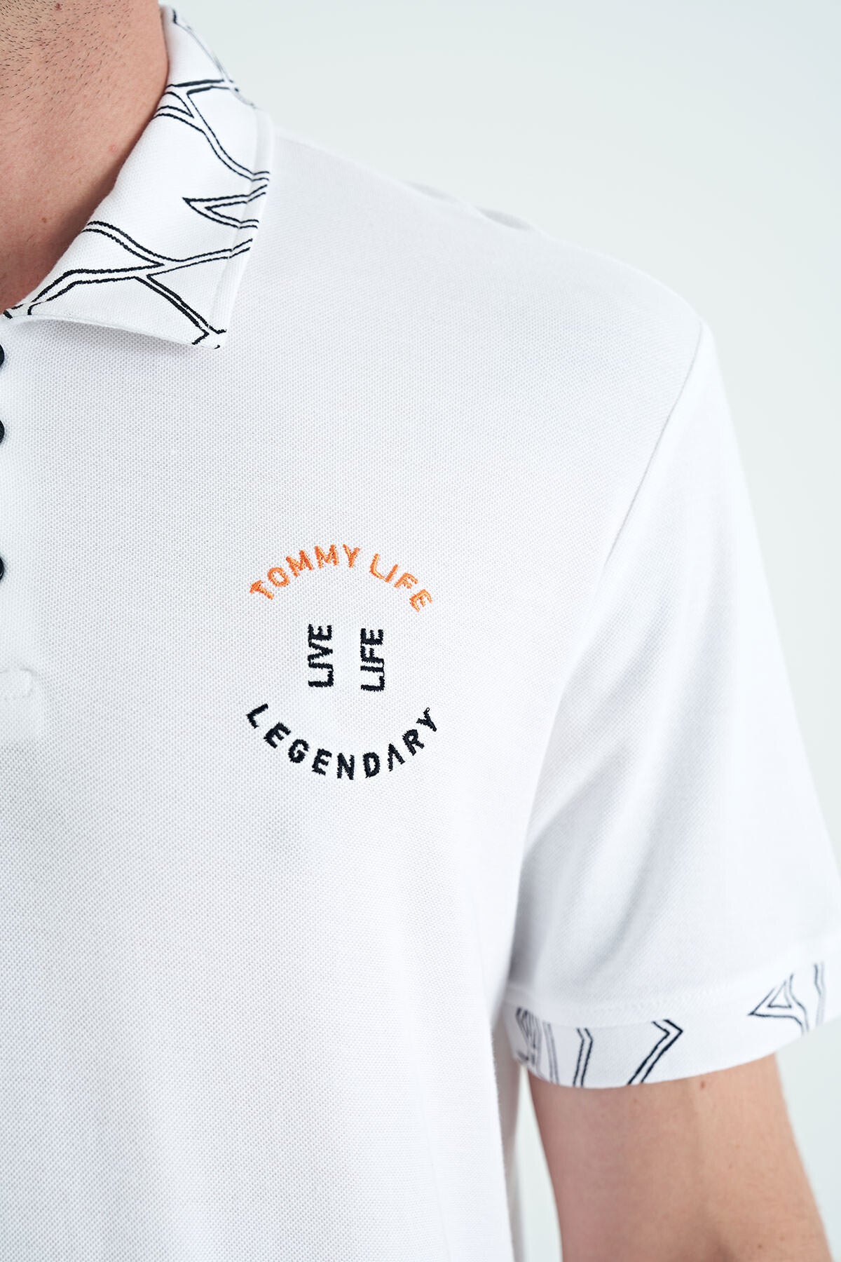 Beyaz Yazı Nakışlı Baskı Detaylı Standart Kalıp Polo Yaka Erkek T-Shirt - 88239