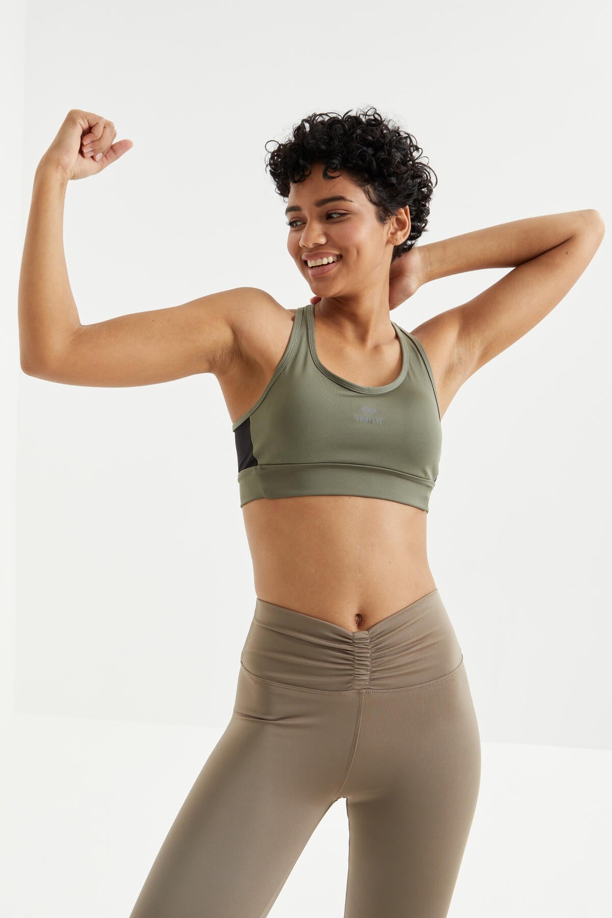 Çağla Çapraz Sırt Detaylı Slim Fit U Yaka Pedli Kadın Spor Büstiyer - 97121